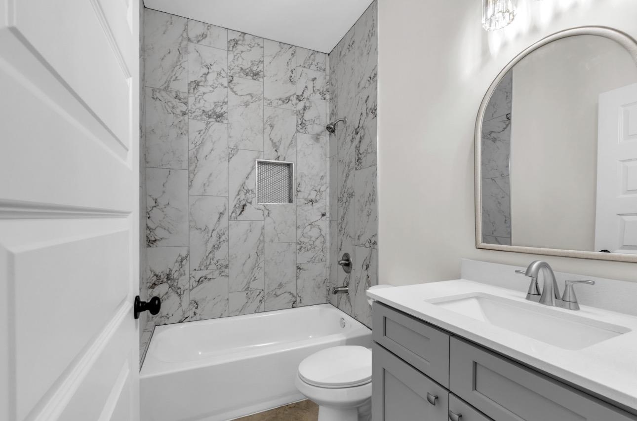 1374 Dow Pl Property Photo 9