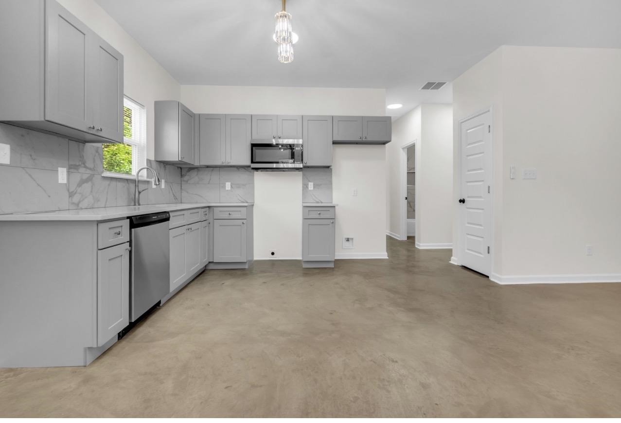 1374 Dow Pl Property Photo 13