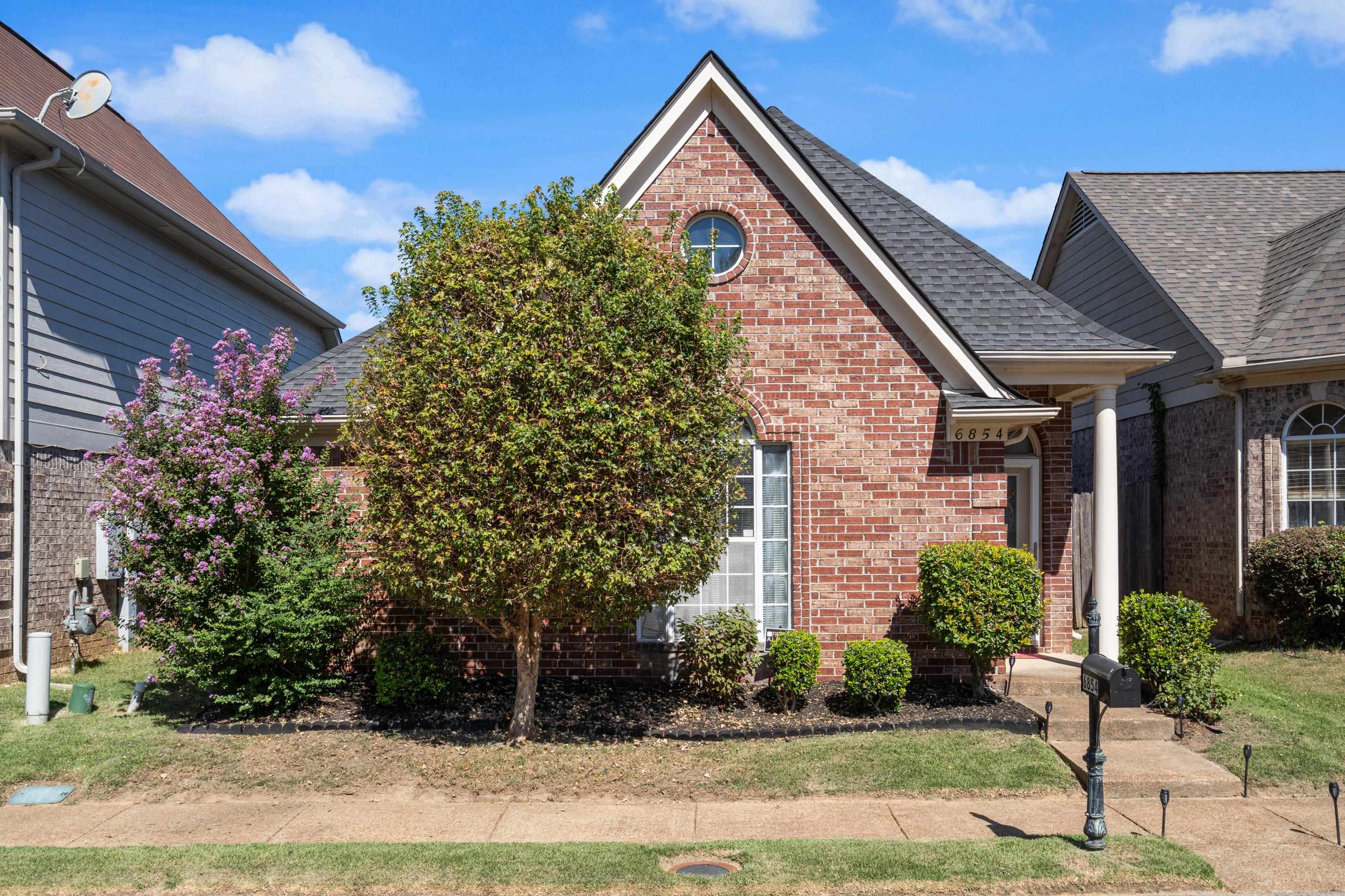 6854 Shorey Ln Property Photo 2