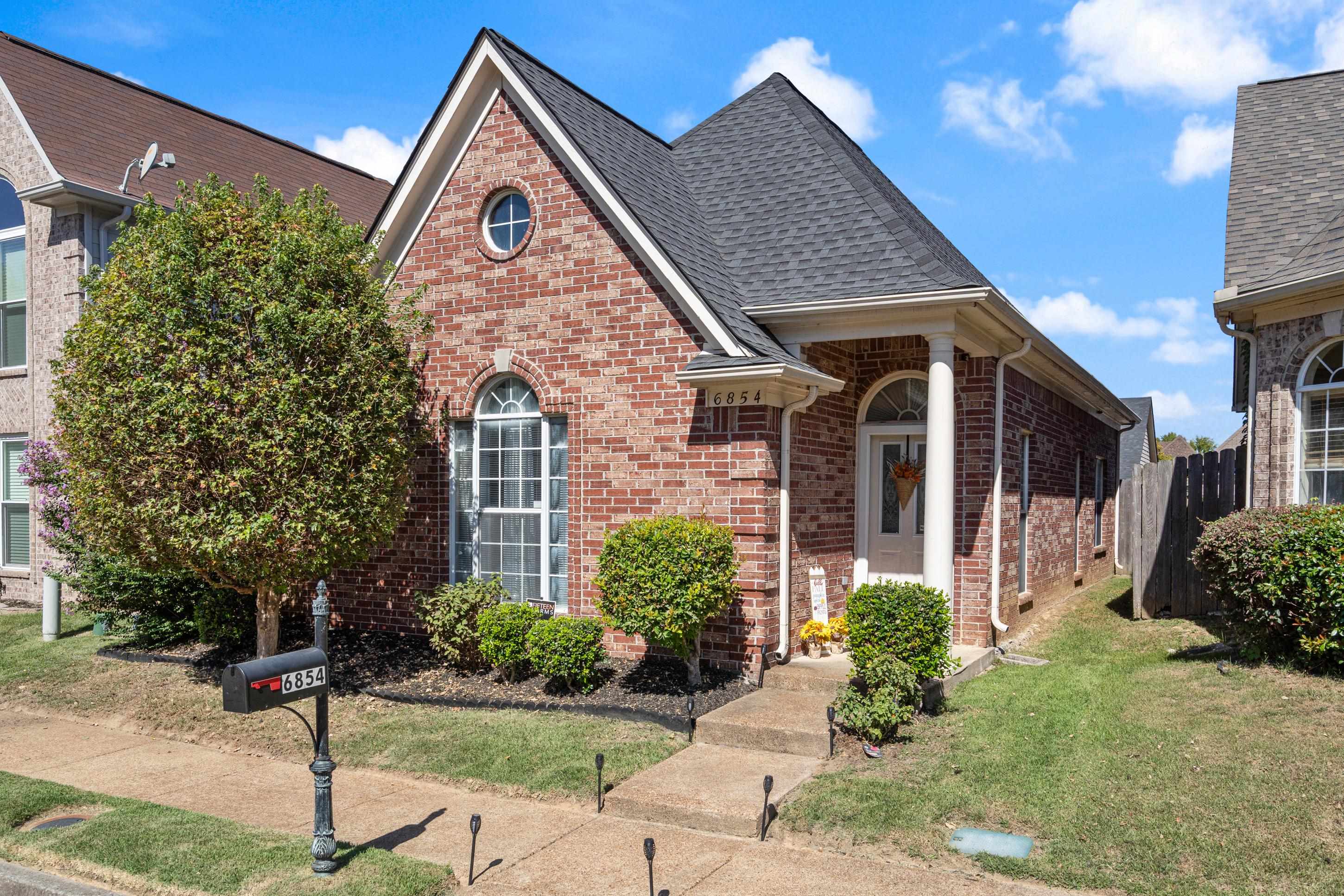 6854 Shorey Ln Property Photo 3