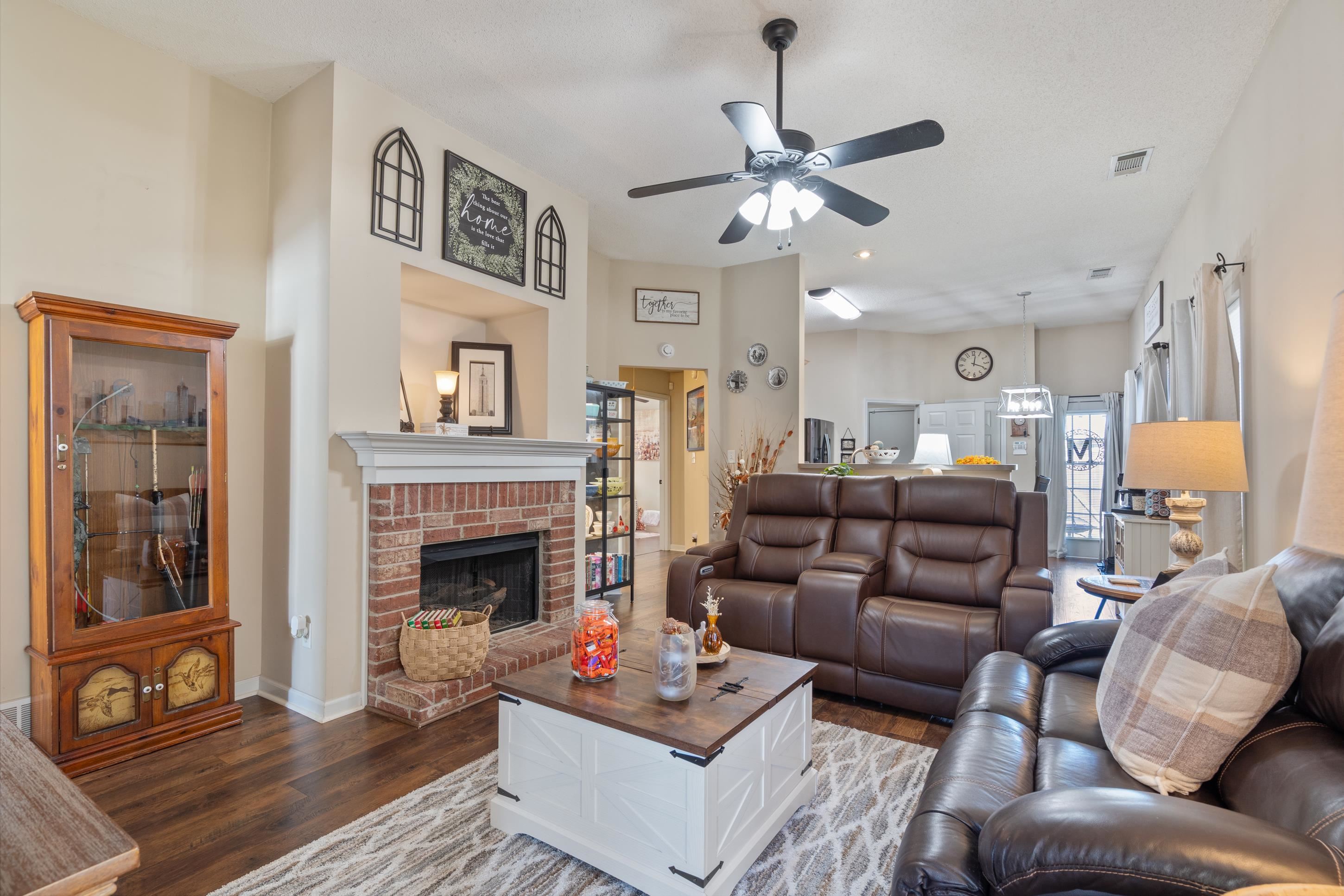 6854 Shorey Ln Property Photo 4