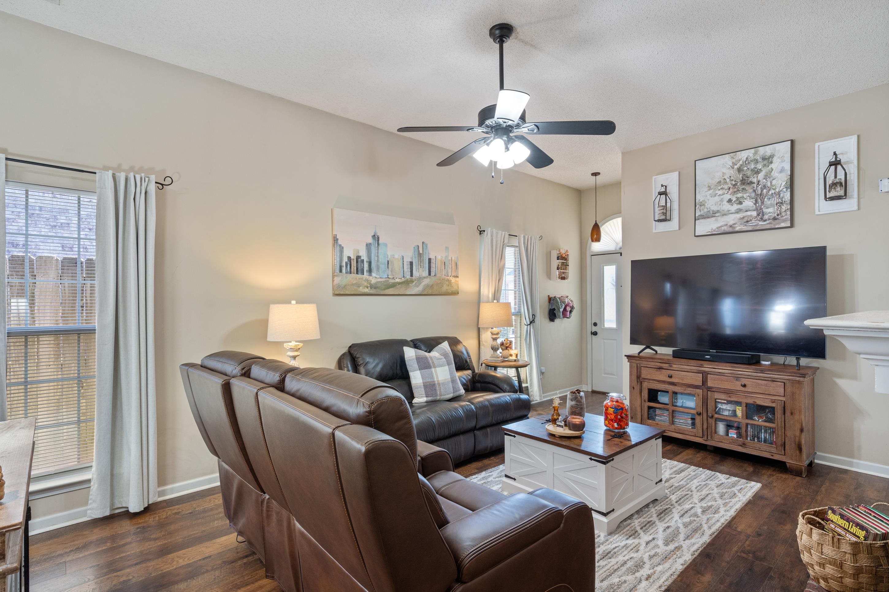 6854 Shorey Ln Property Photo 6