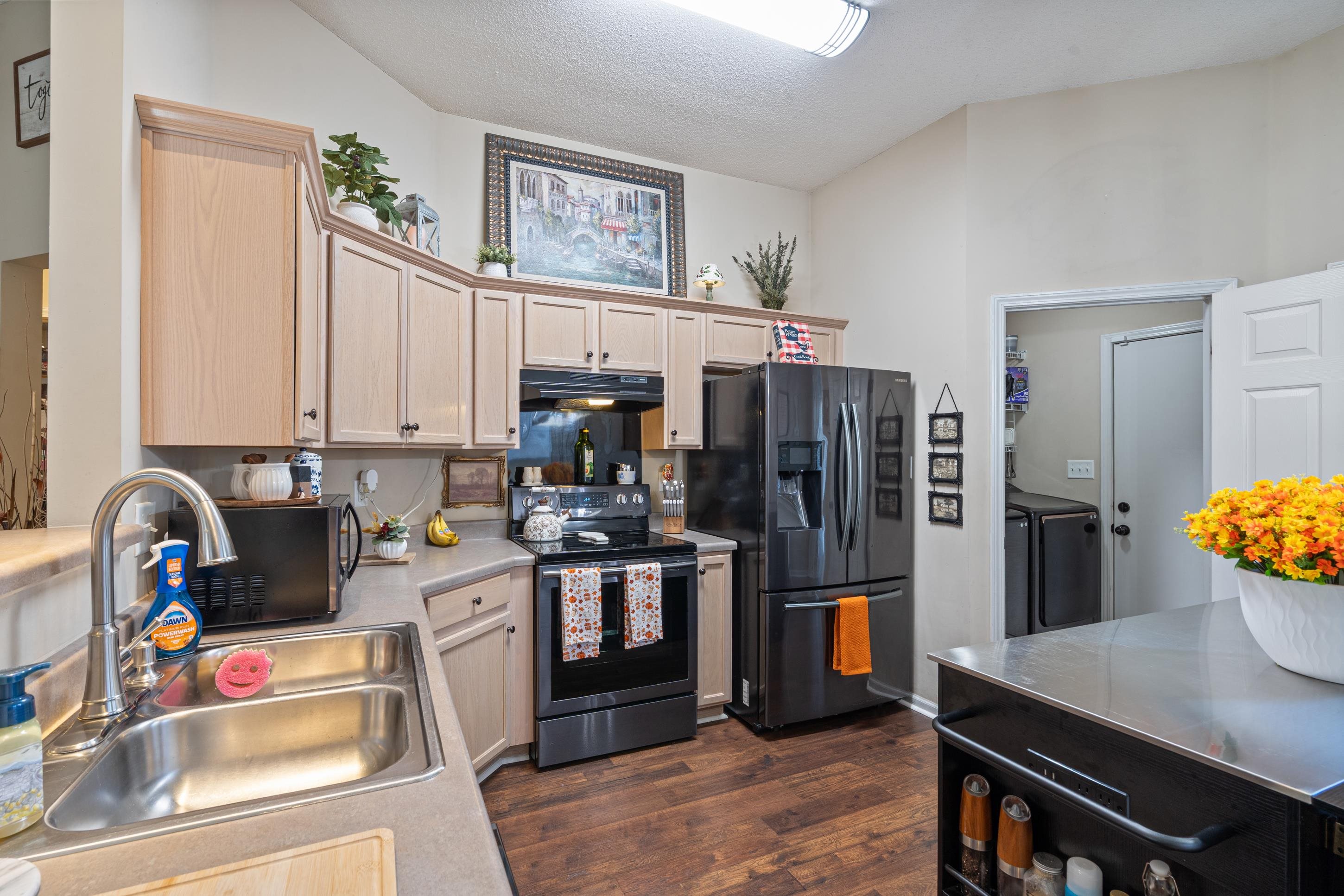 6854 Shorey Ln Property Photo 7