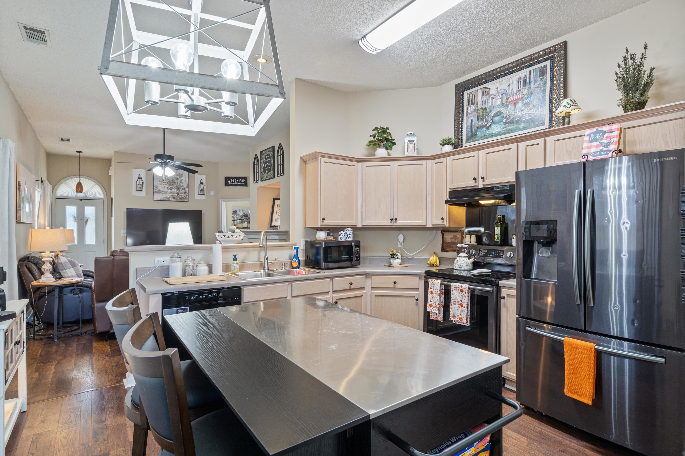6854 Shorey Ln Property Photo 8