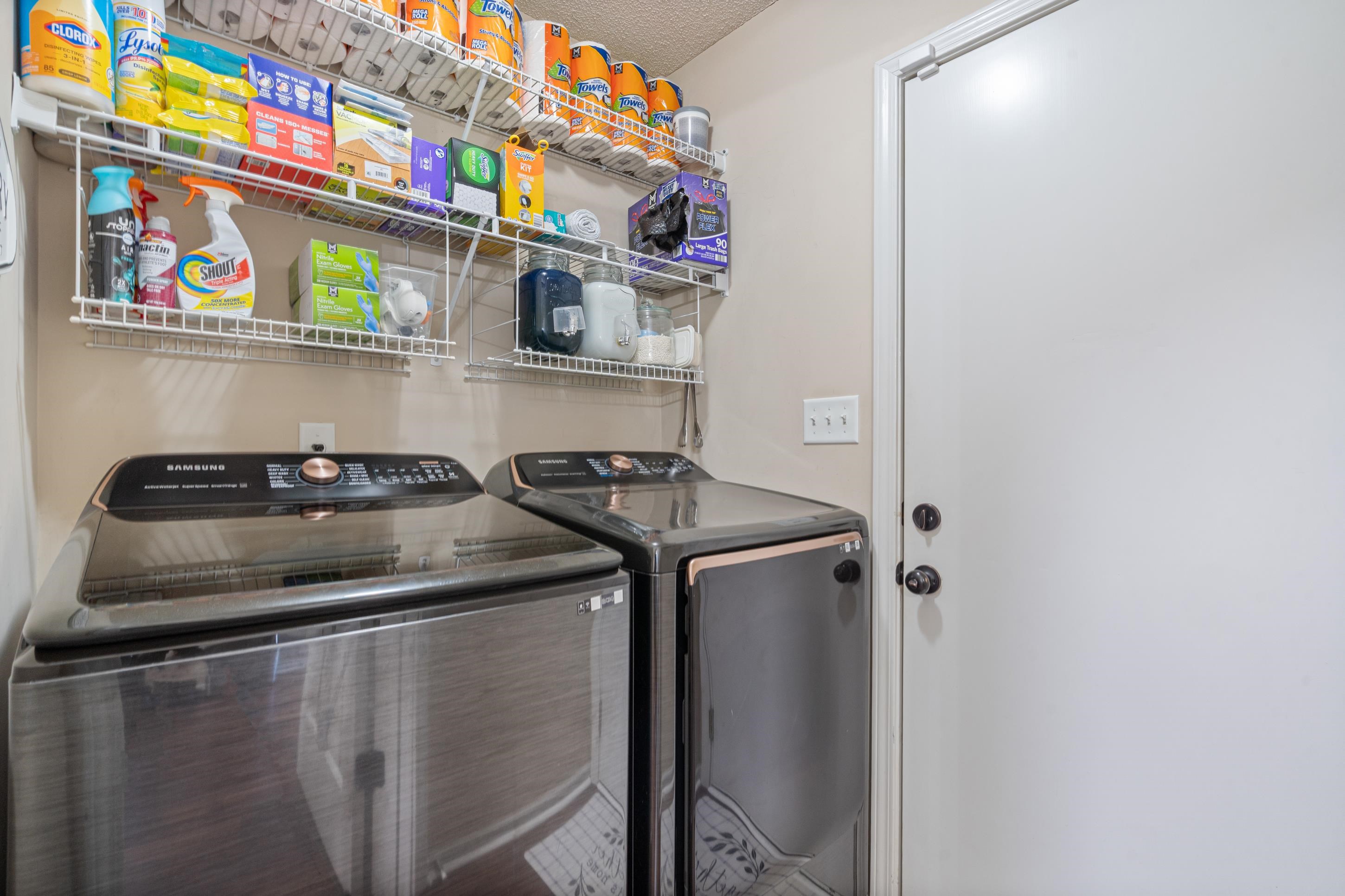 6854 Shorey Ln Property Photo 11
