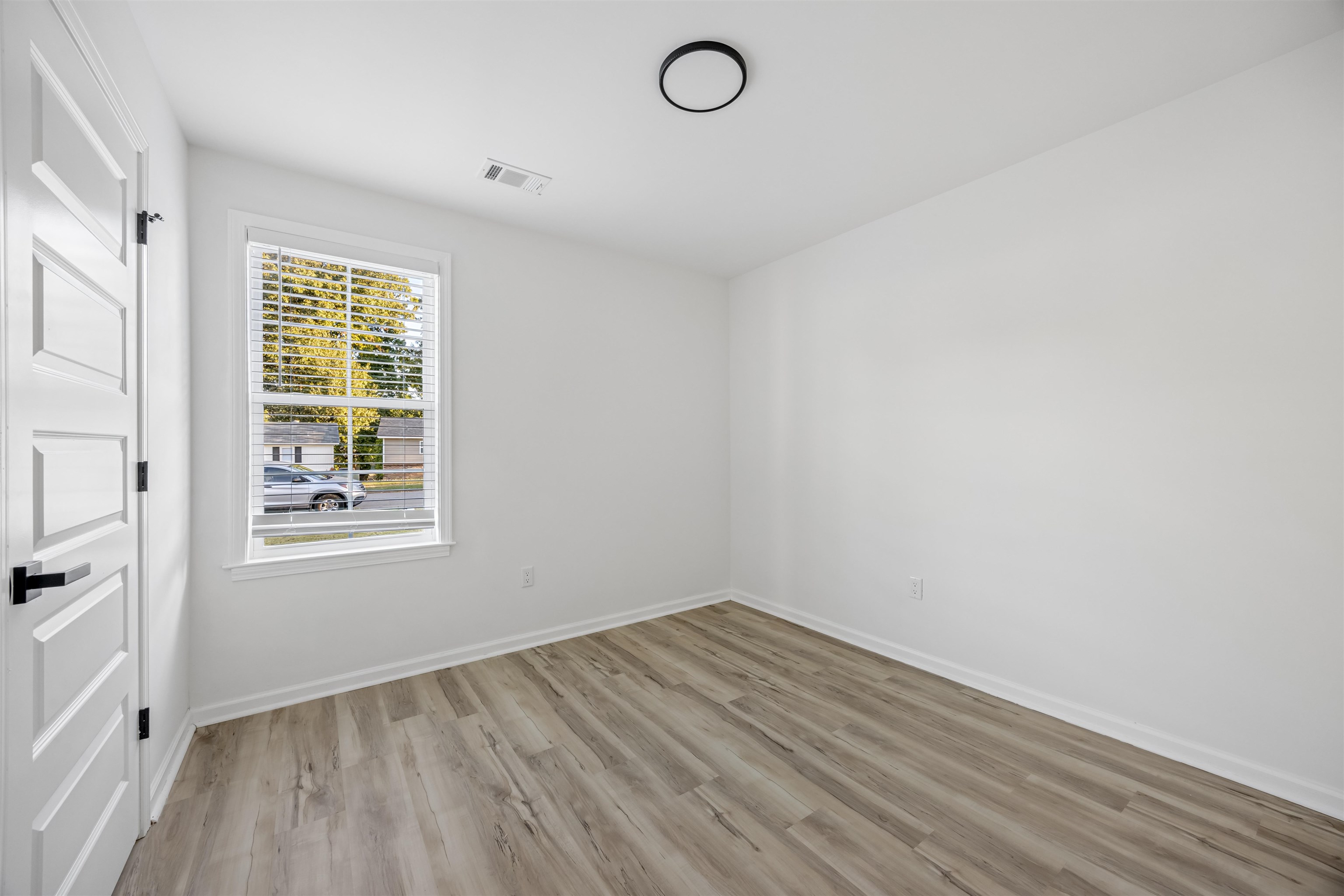2931 Lake Park Rd Property Photo 15