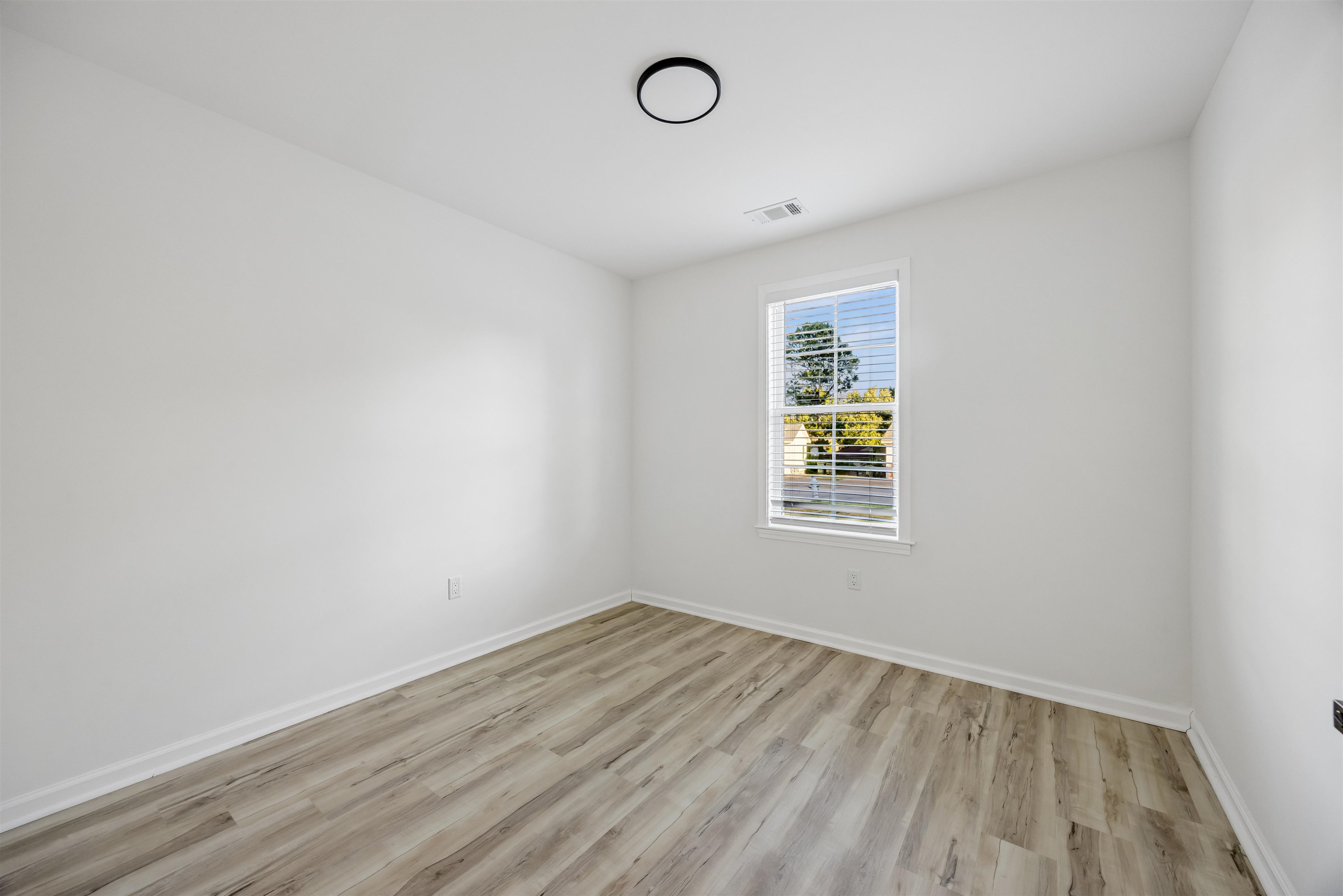 2931 Lake Park Rd Property Photo 16