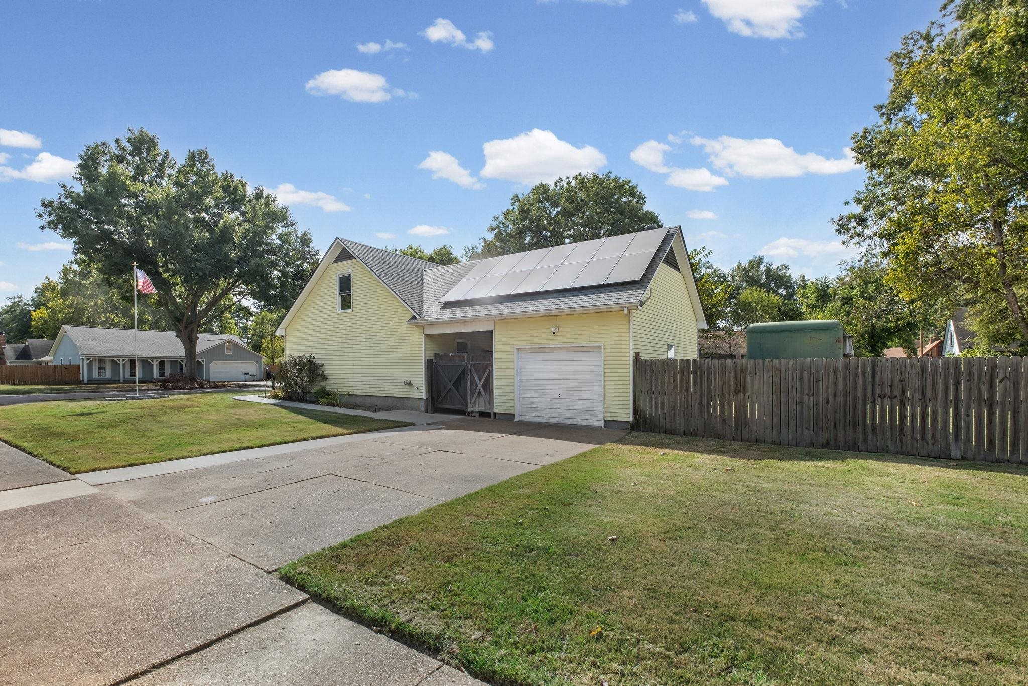 4476 Hunter Bay Dr Property Photo 4
