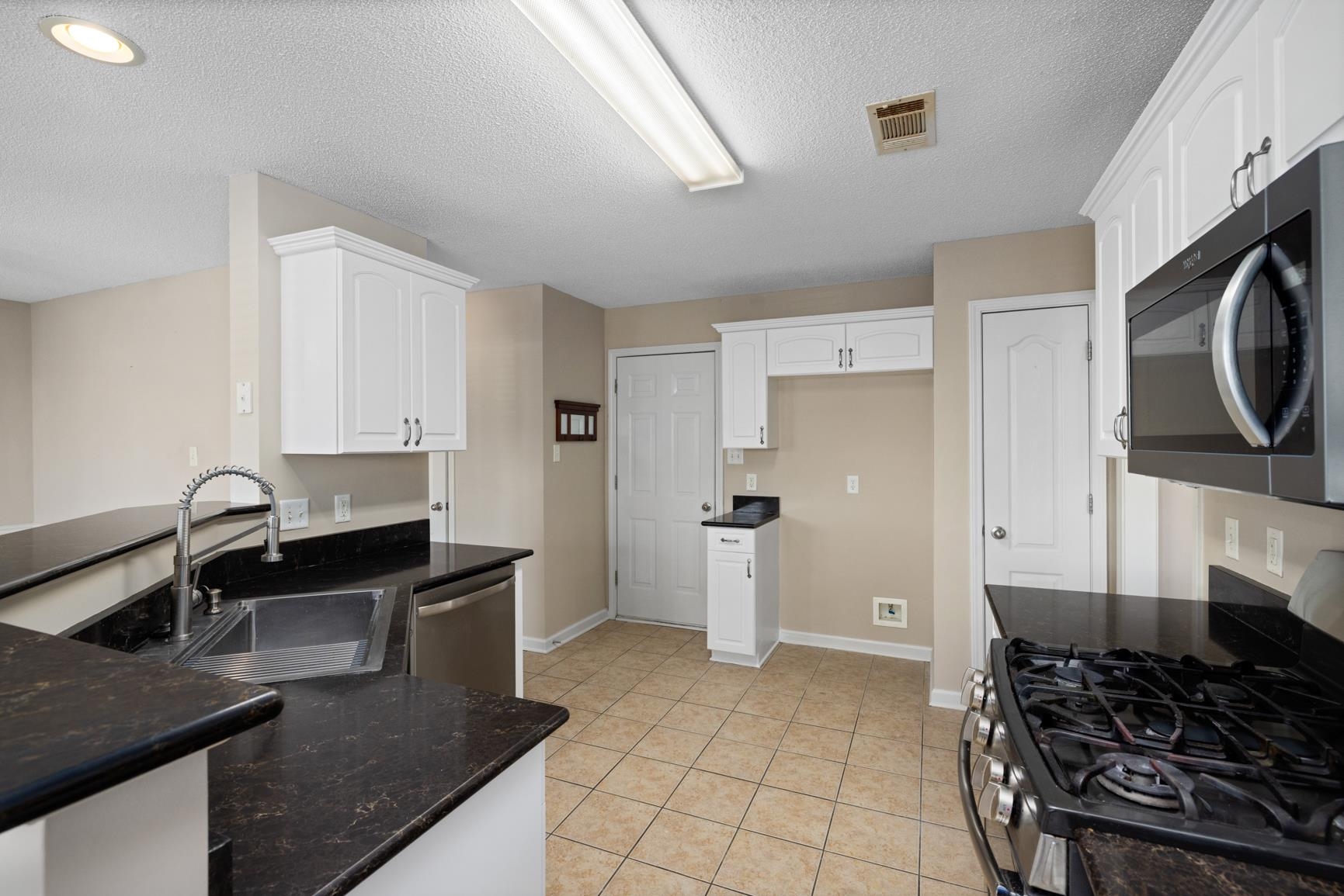 10 Misty Hill Cv Property Photo 15