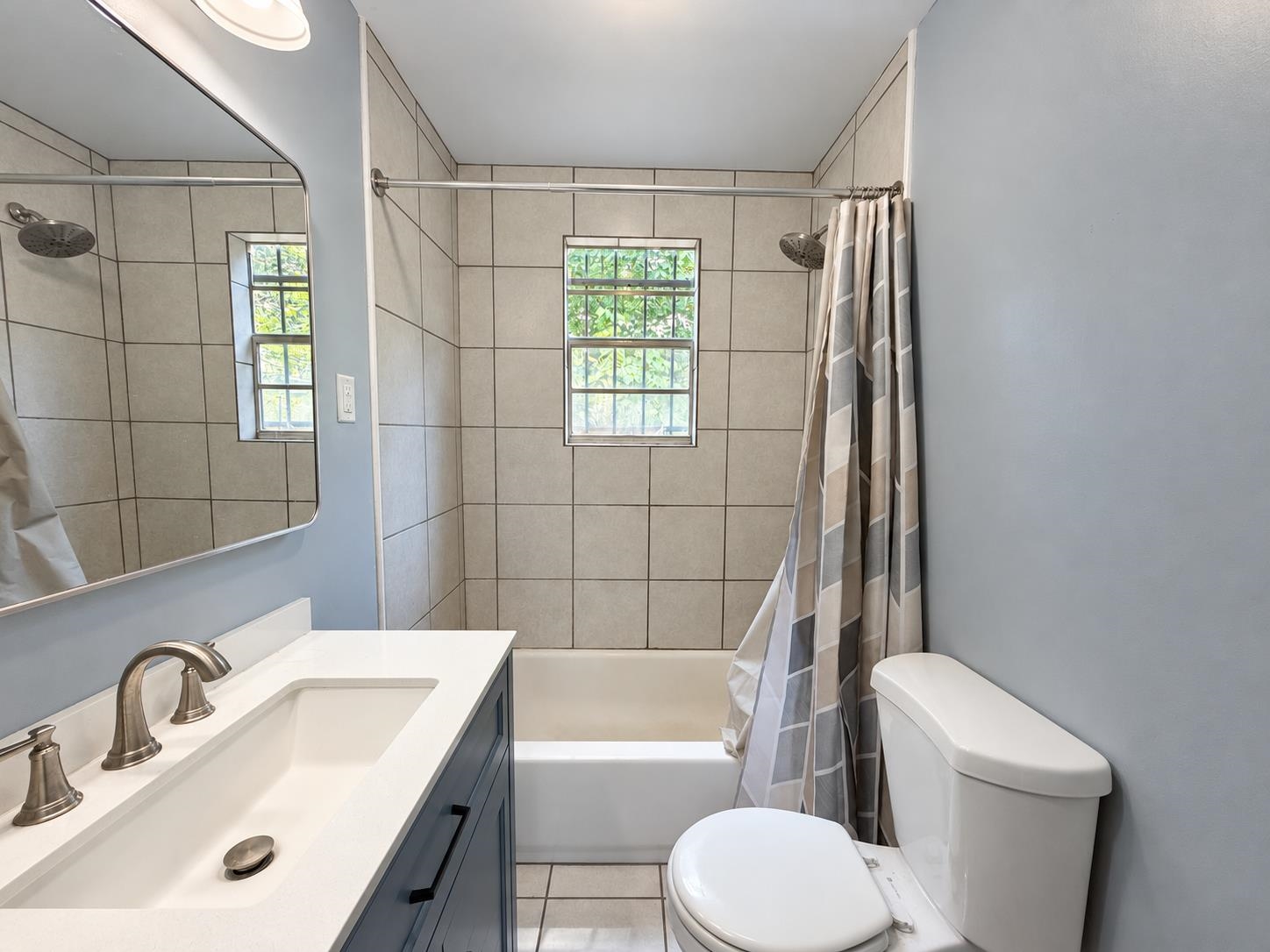 1047 W Shankman Cir Property Photo 5