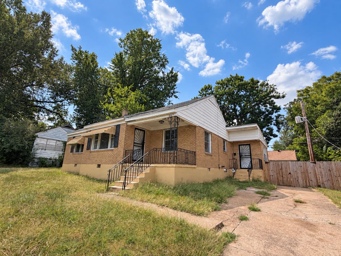 1047 W Shankman Cir Property Photo 17