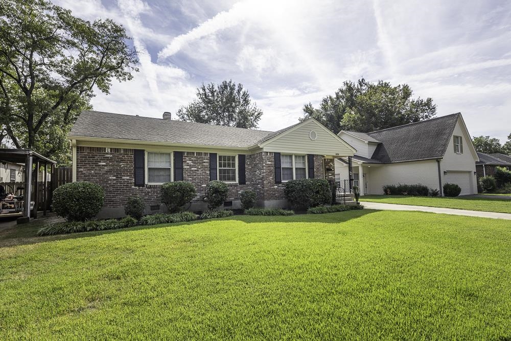 1528 Delmont Rd Property Photo 1