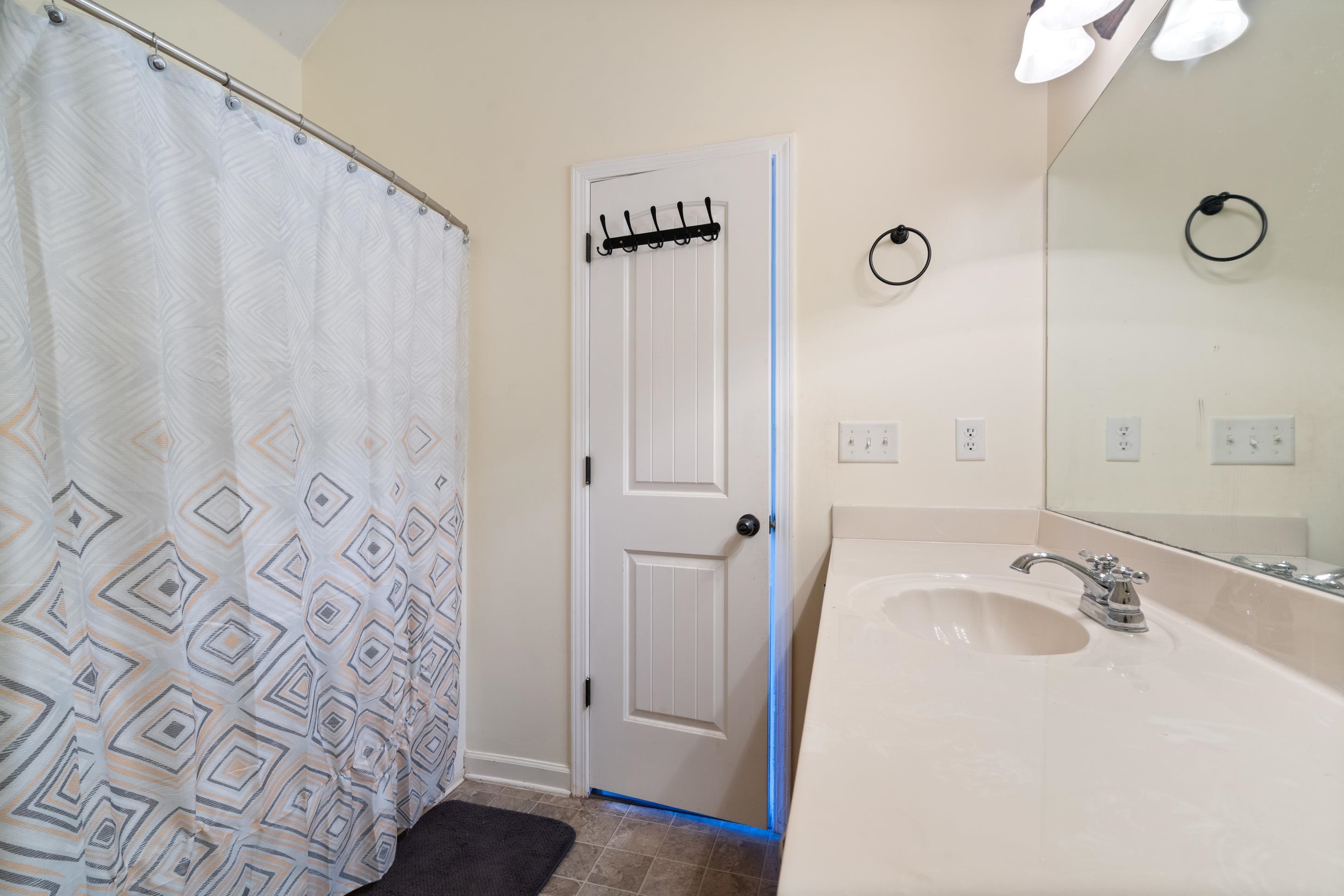 239 Amber Cir Property Photo 5