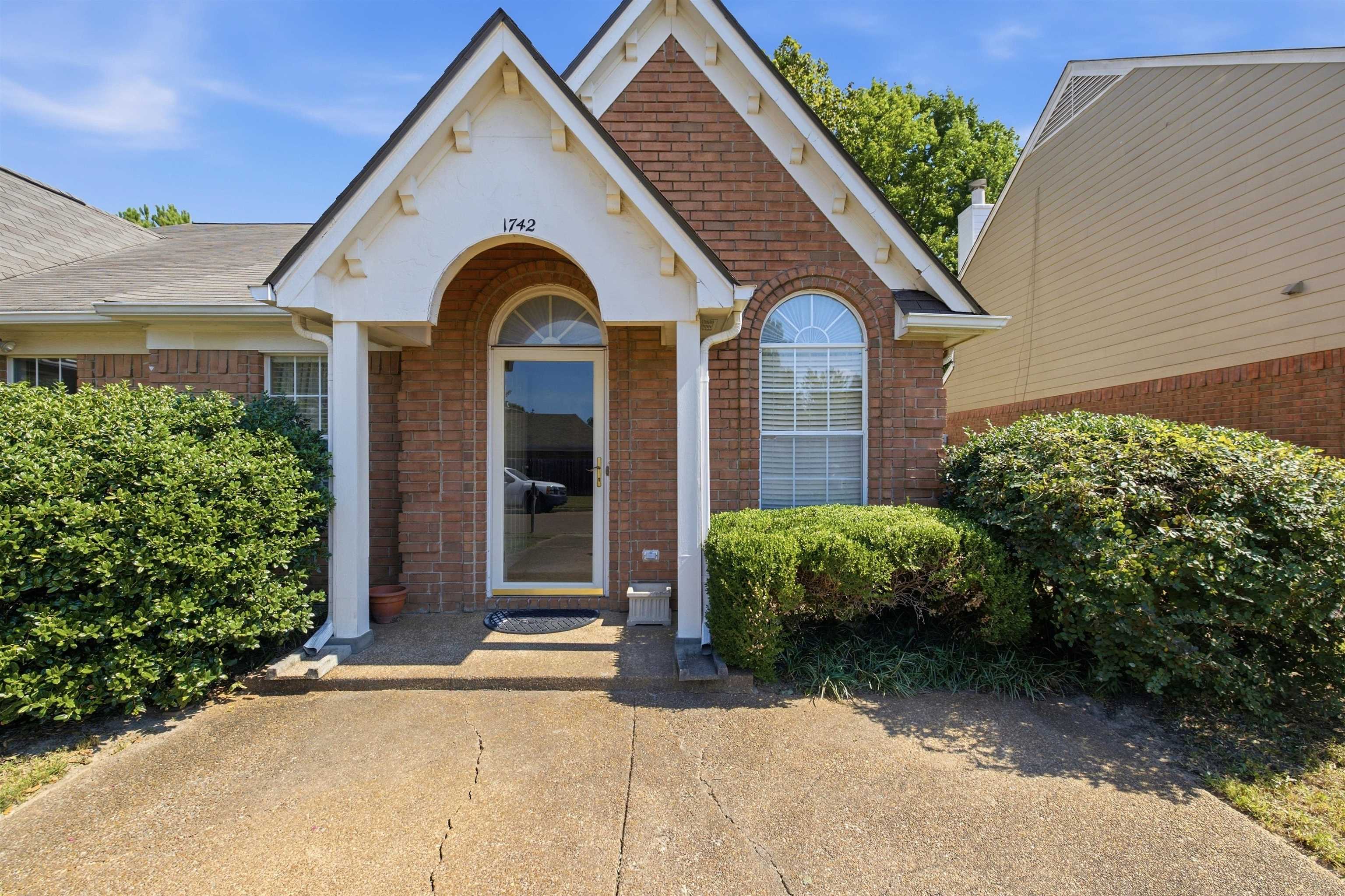 1742 Camille Way Property Photo 2