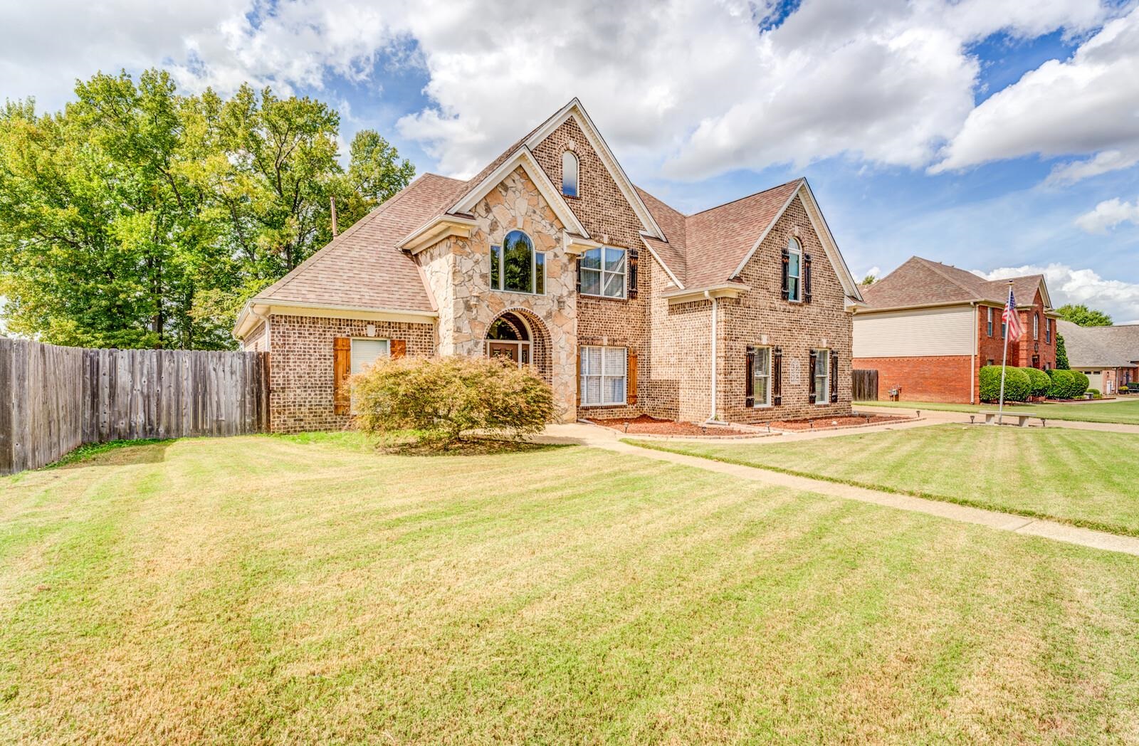 7011 ALDER WOOD DR