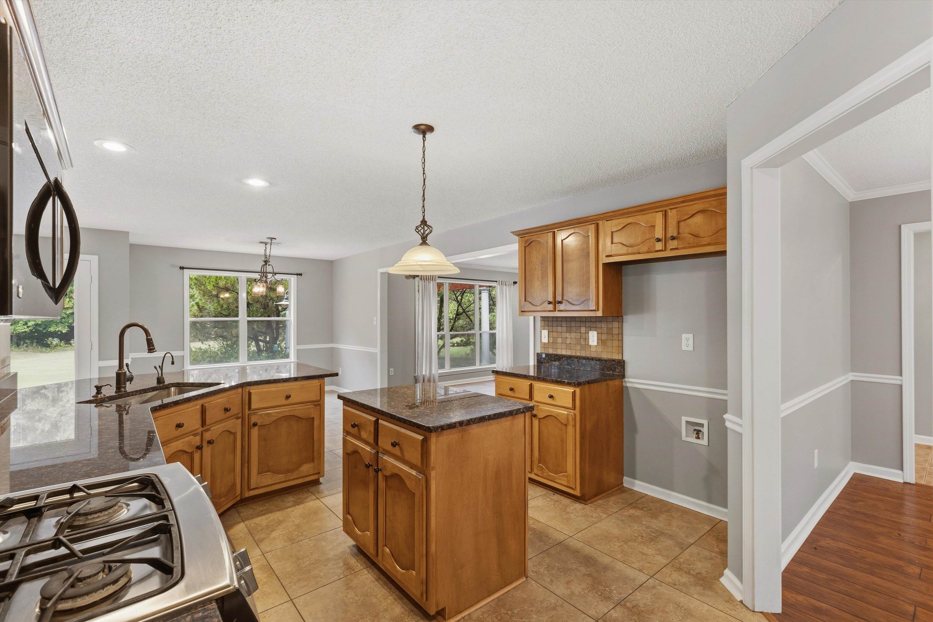 5177 Creek Cv Property Photo 8