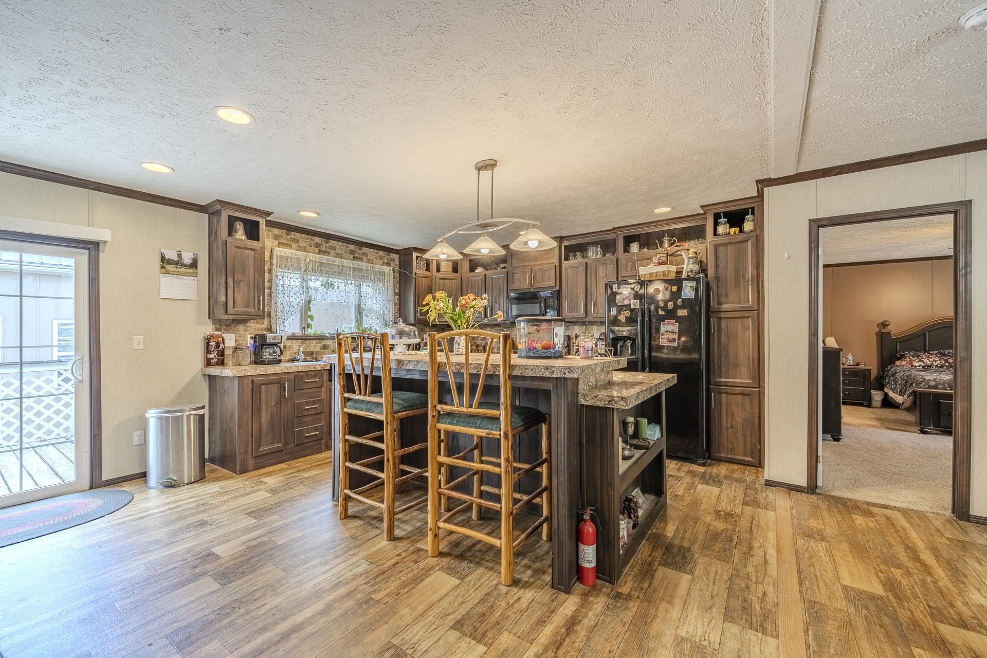 845 Winding Way Property Photo 7
