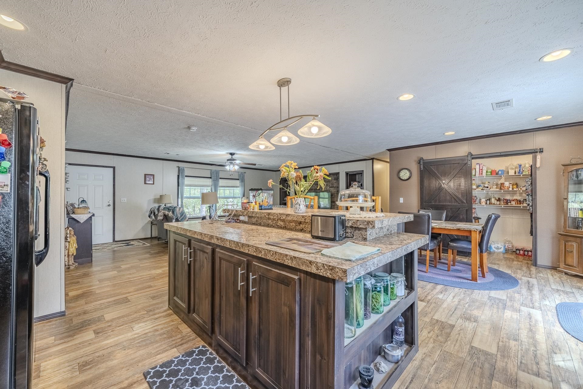 845 Winding Way Property Photo 10