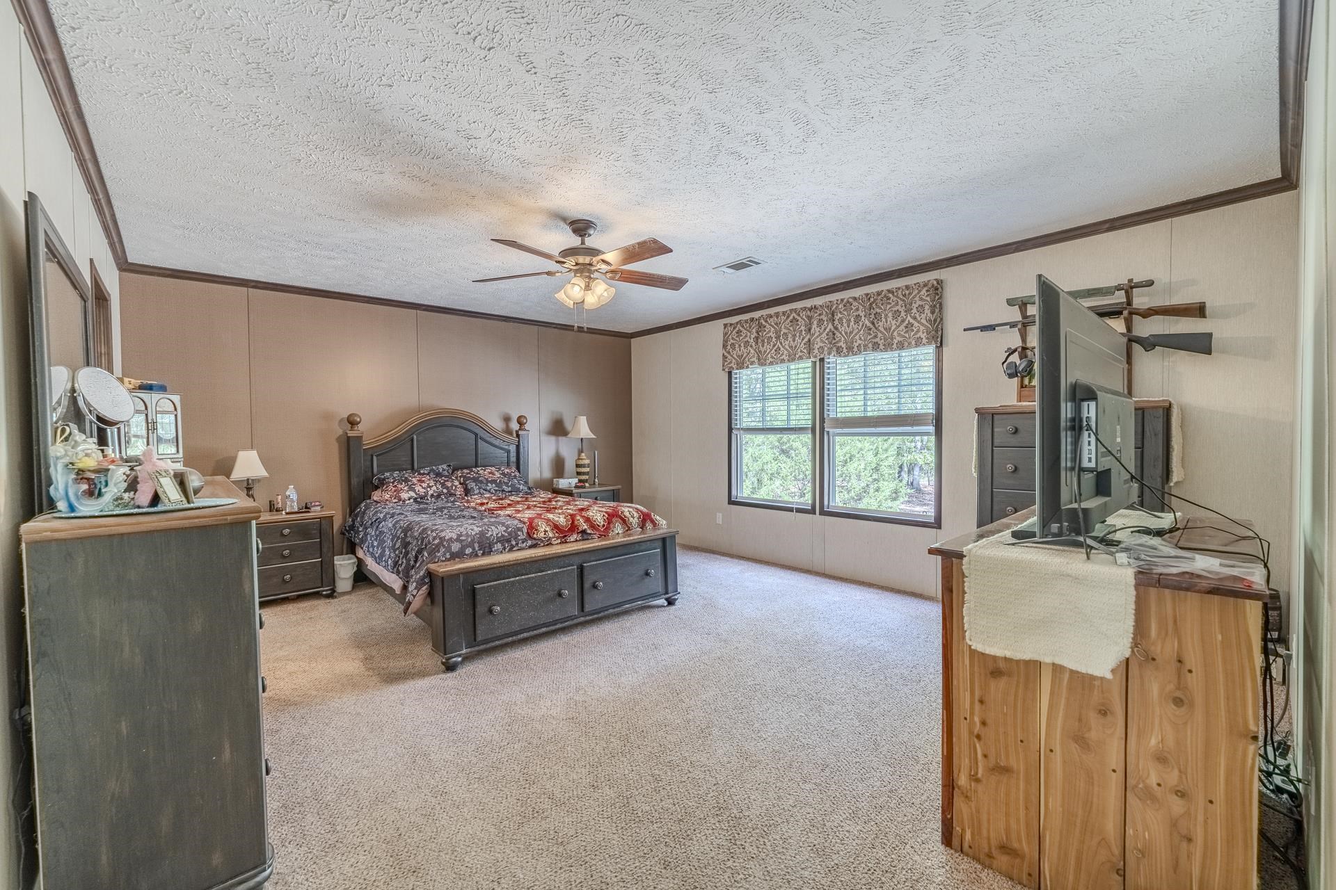 845 Winding Way Property Photo 13