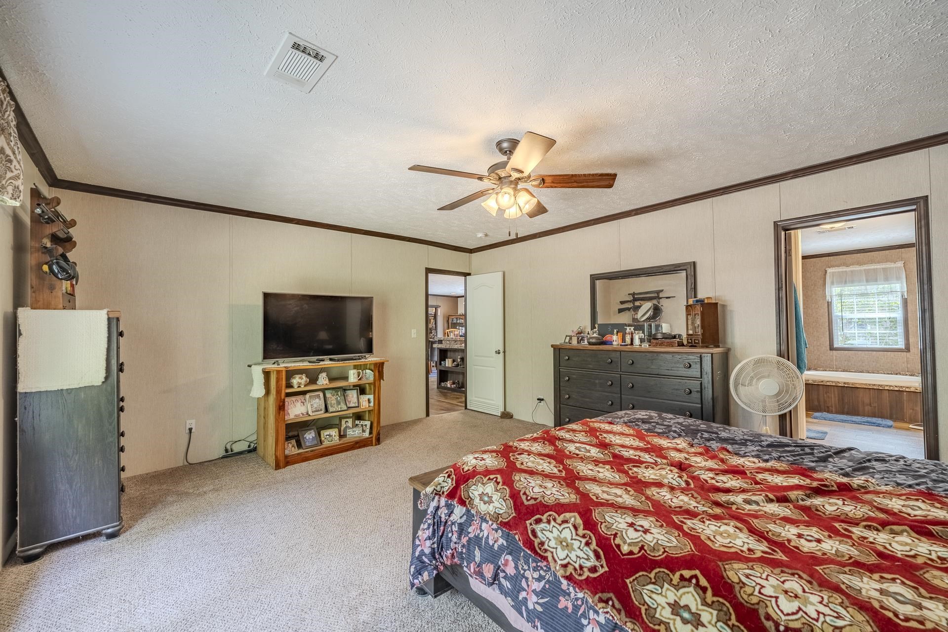 845 Winding Way Property Photo 15