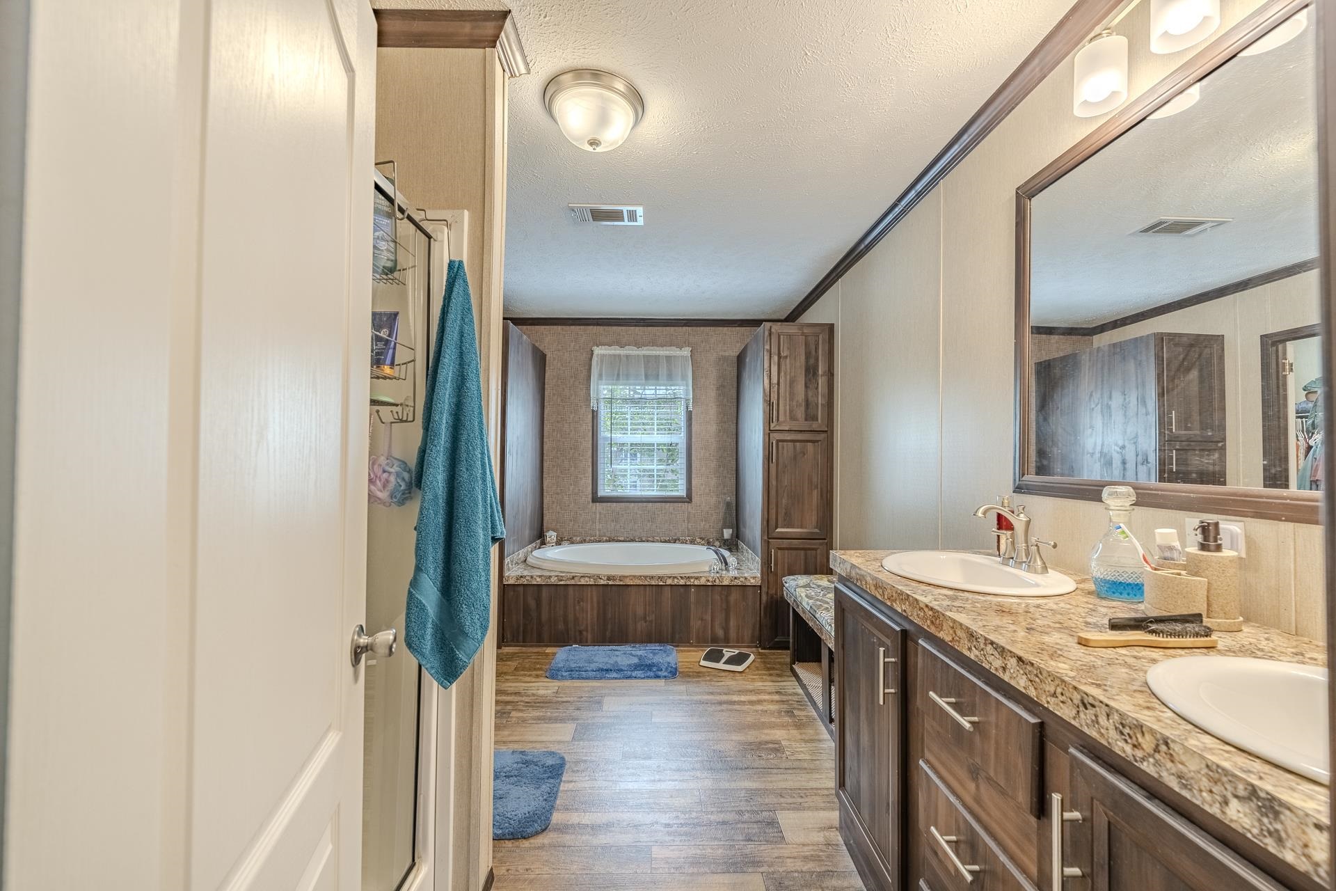 845 Winding Way Property Photo 16