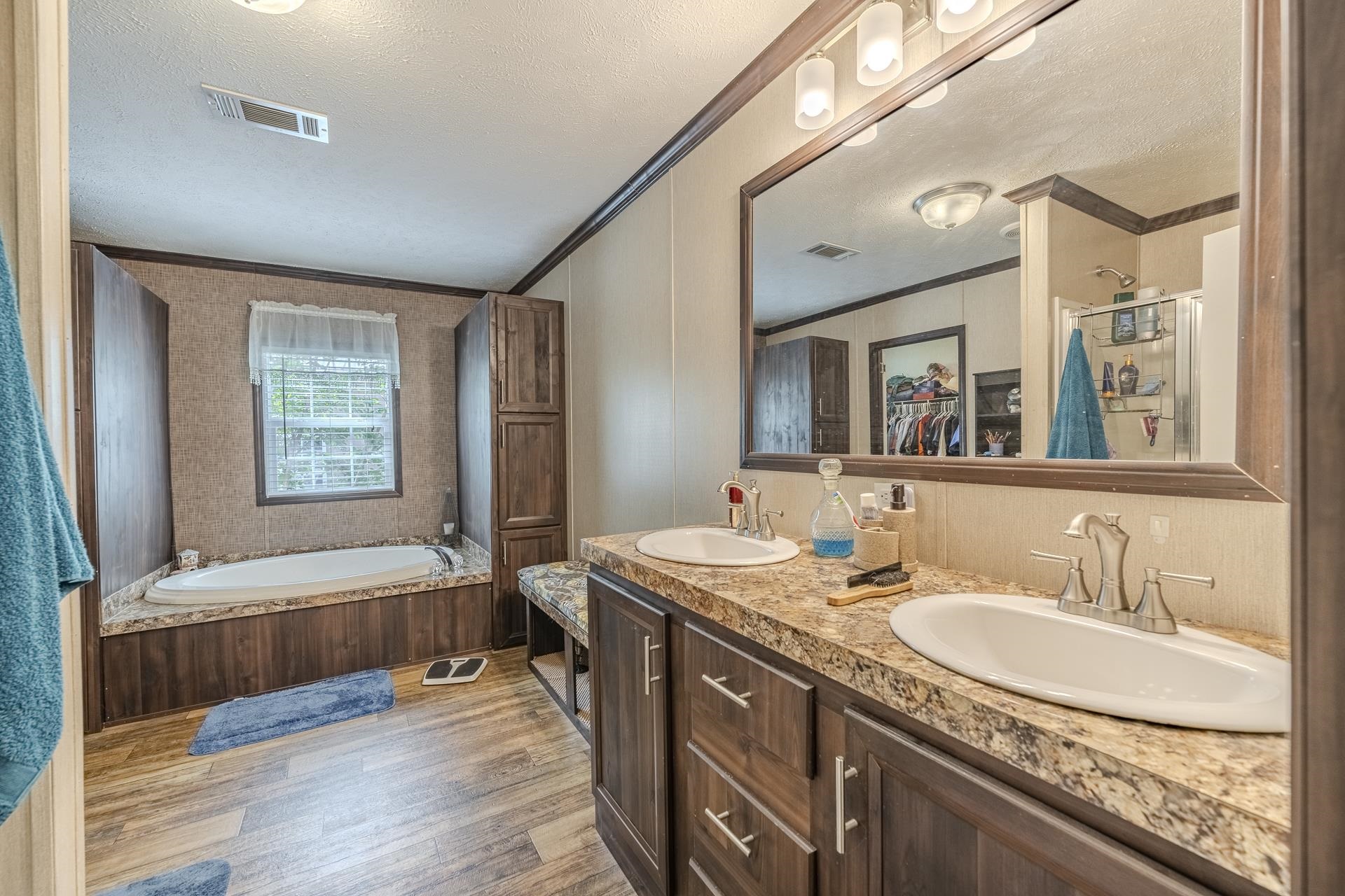 845 Winding Way Property Photo 17