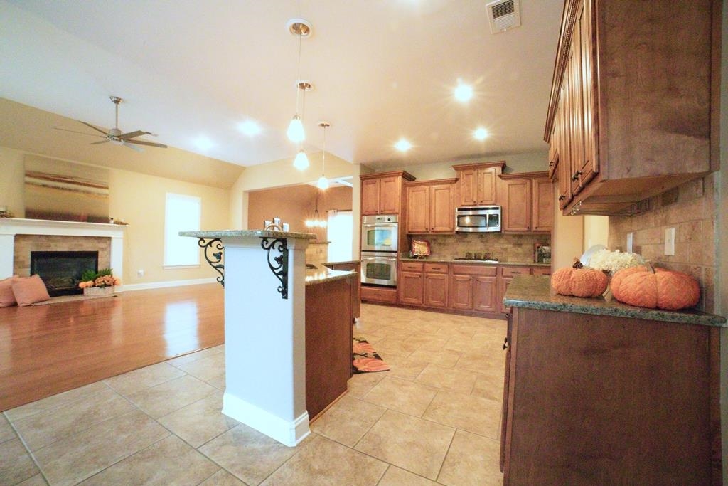1296 Raindrop Dr Property Photo 8