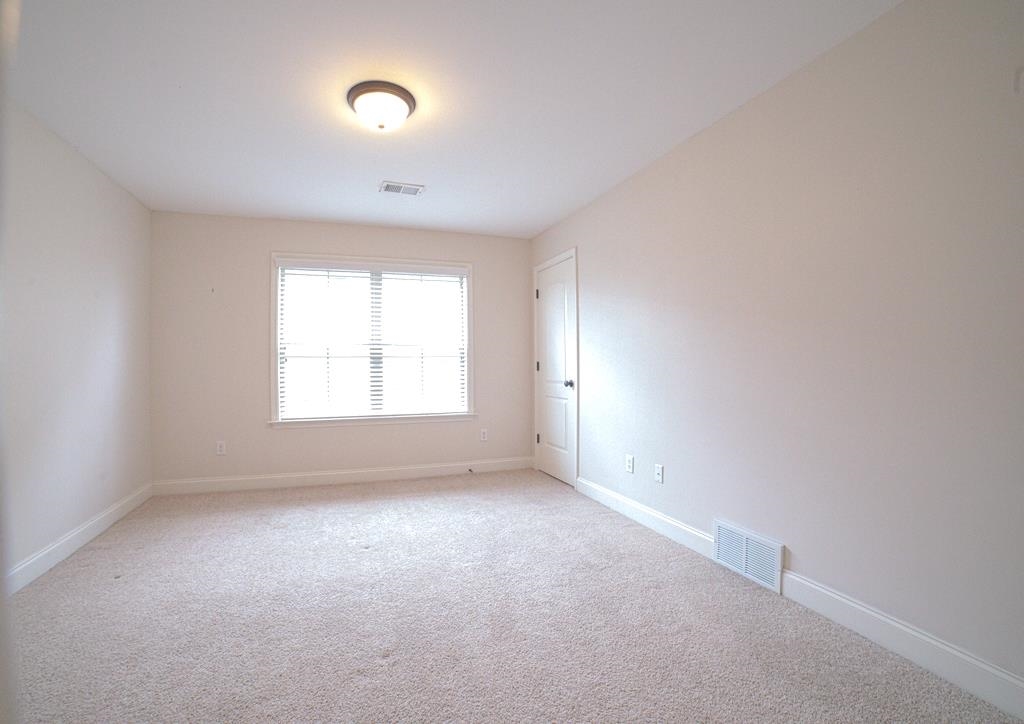 1296 Raindrop Dr Property Photo 17