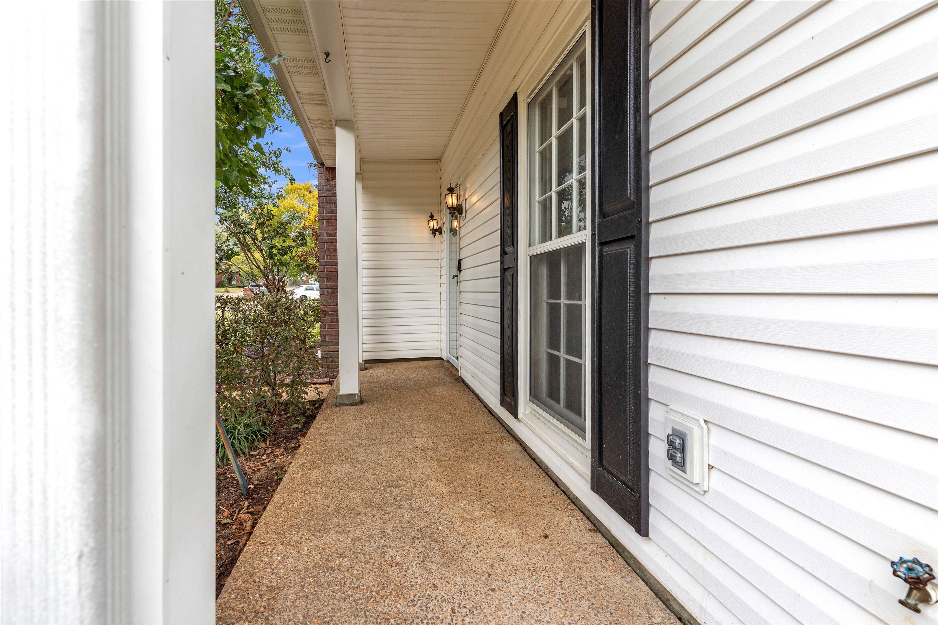 549 Tara Oaks Cv Property Photo 4