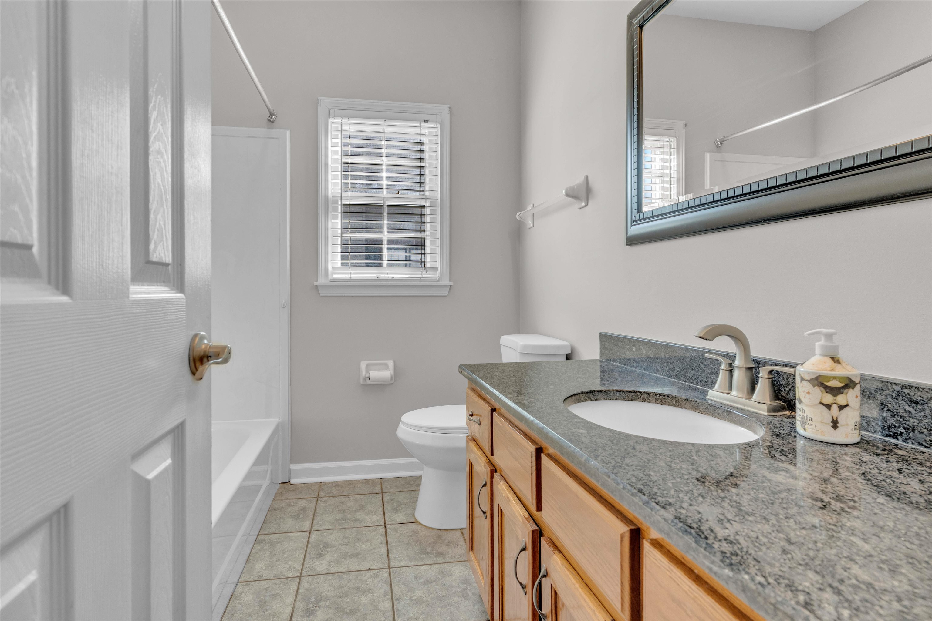 549 Tara Oaks Cv Property Photo 16