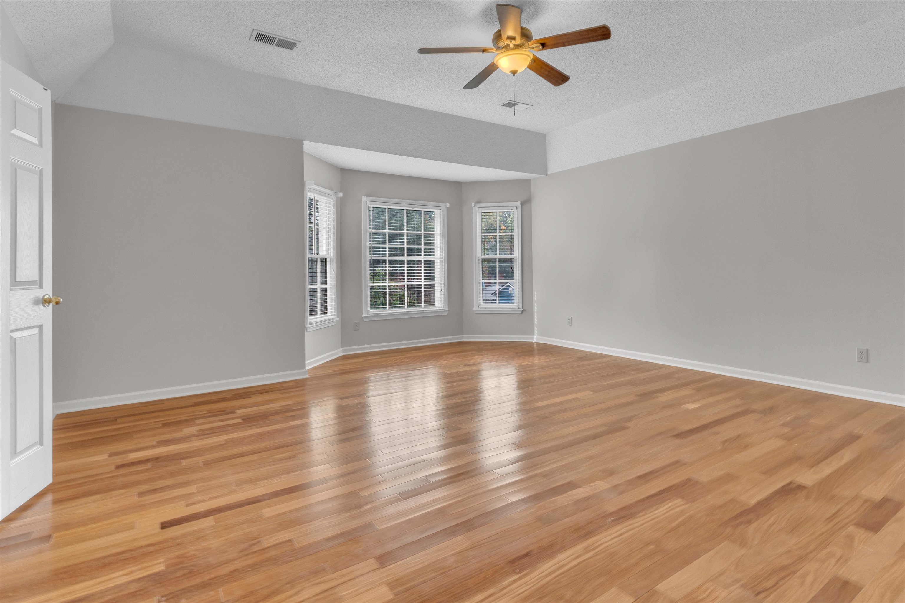 549 Tara Oaks Cv Property Photo 18