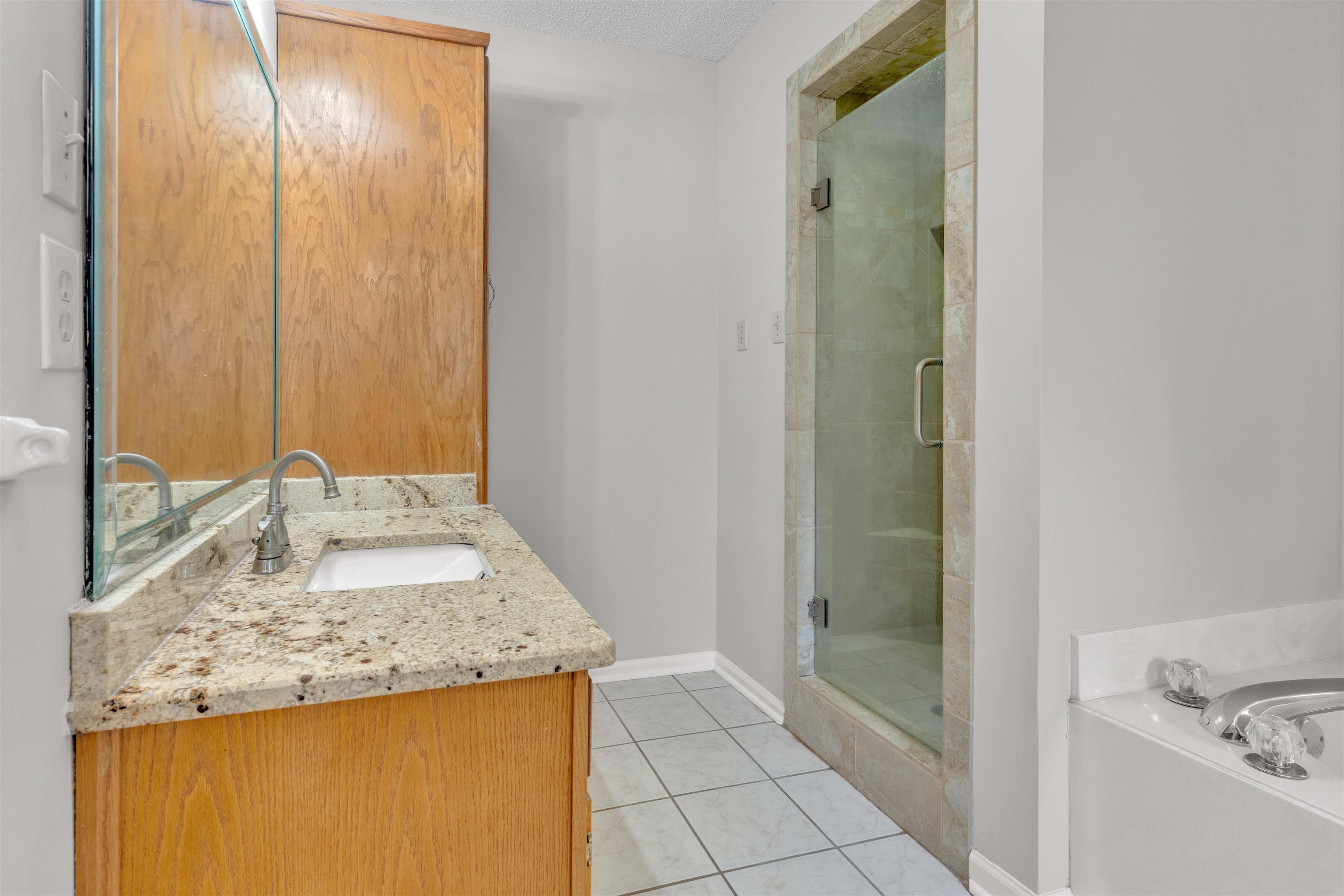 549 Tara Oaks Cv Property Photo 21