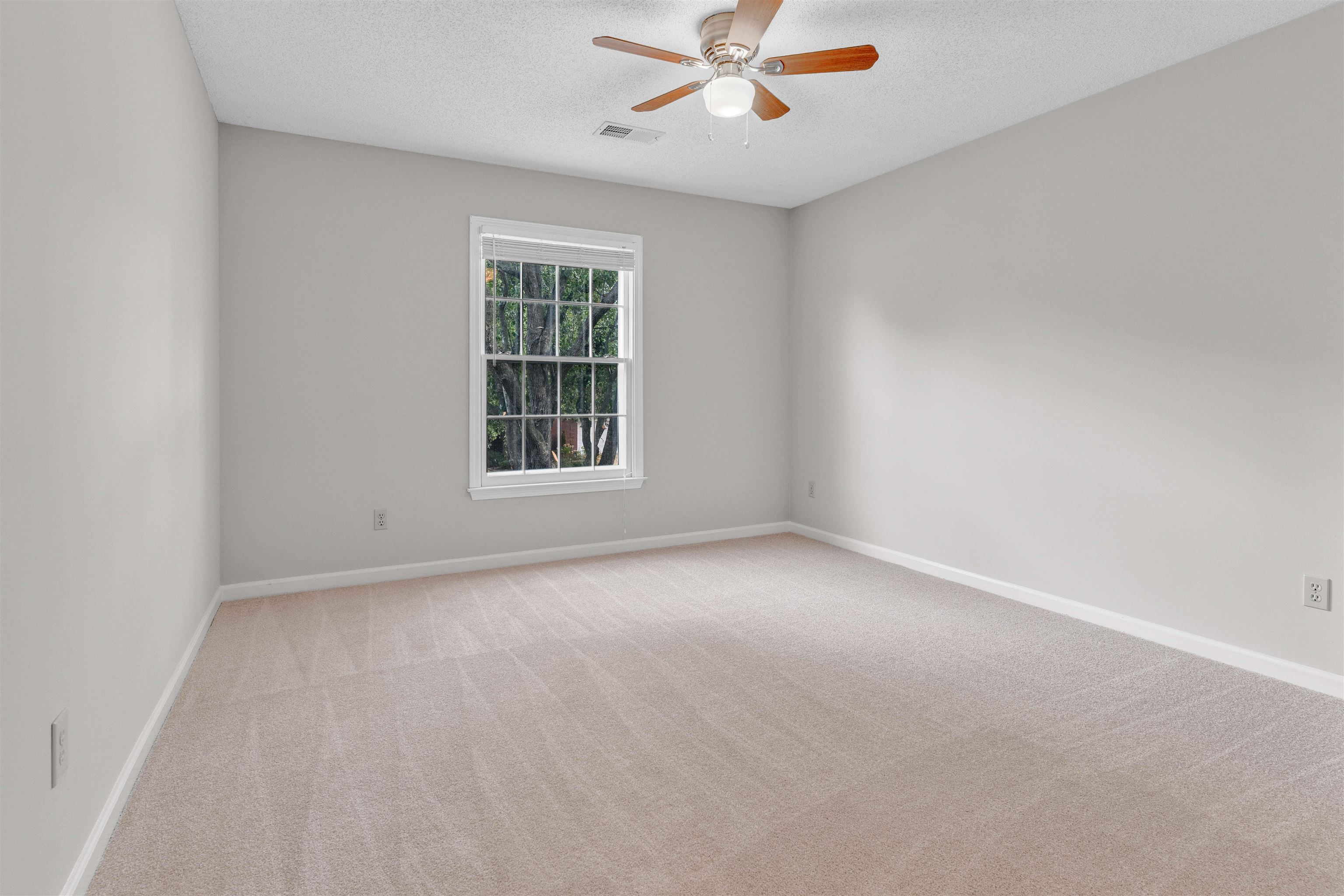 549 Tara Oaks Cv Property Photo 24