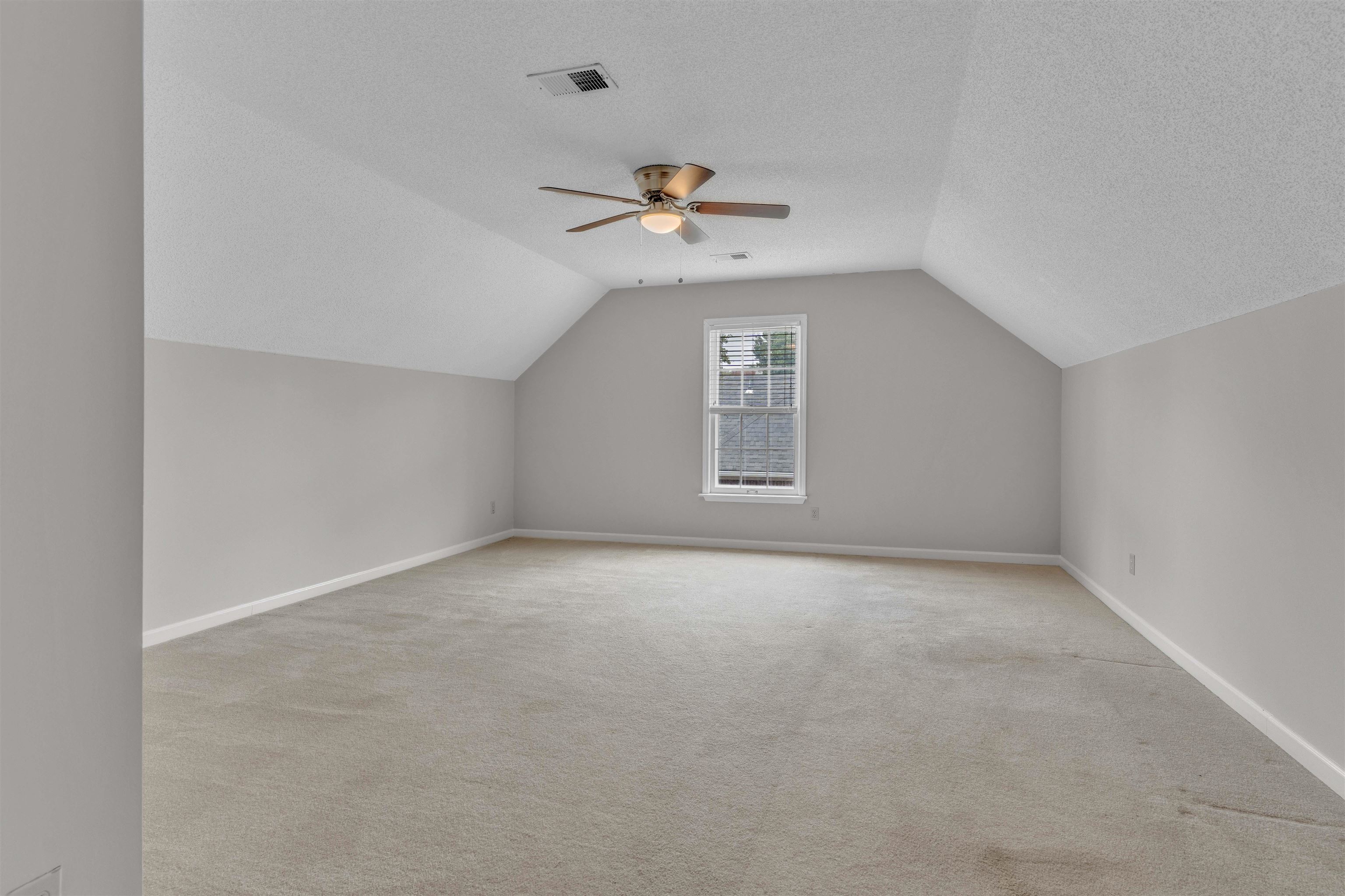 549 Tara Oaks Cv Property Photo 30