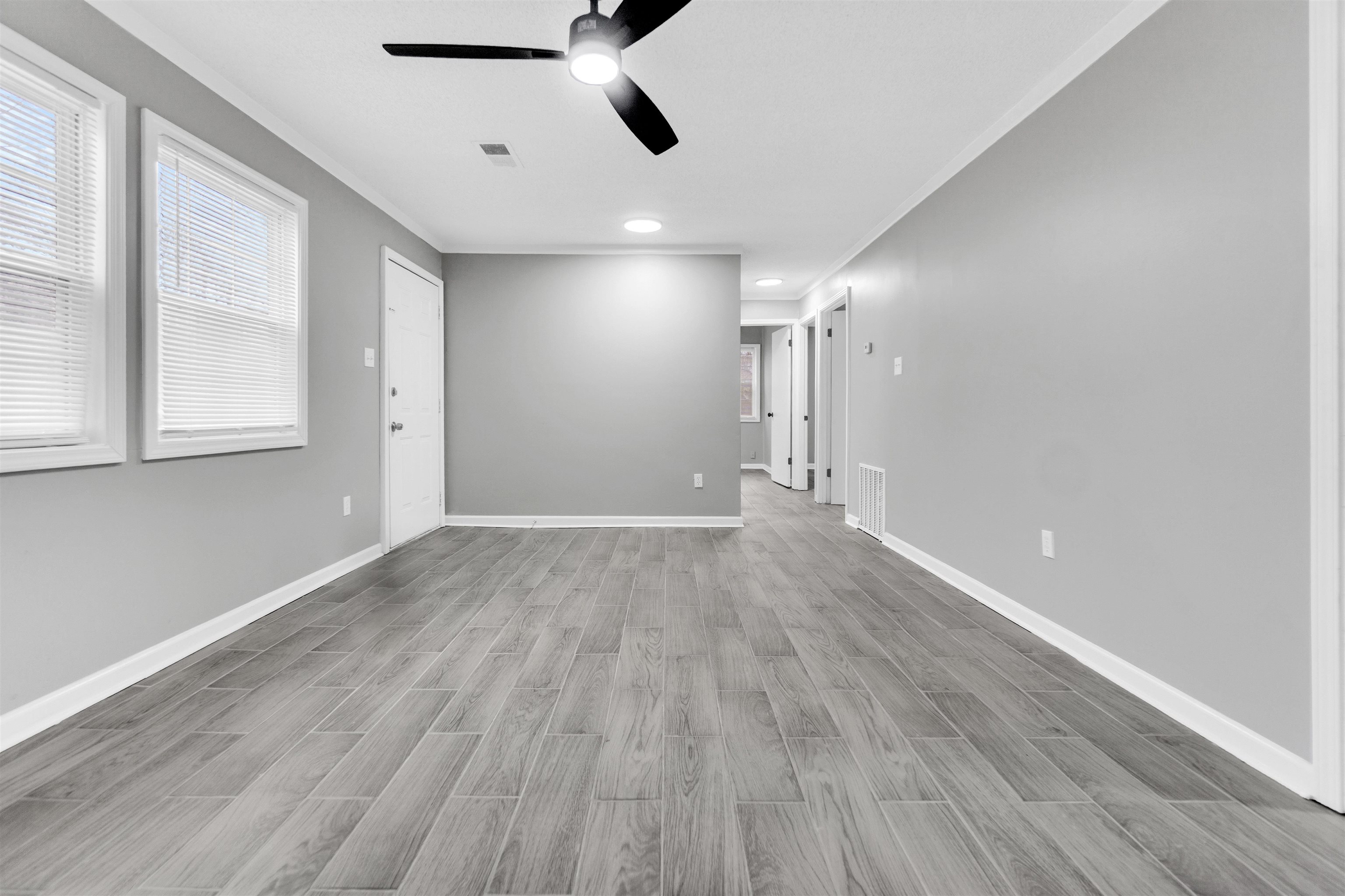 7818 Nimitz Rd Property Photo 6
