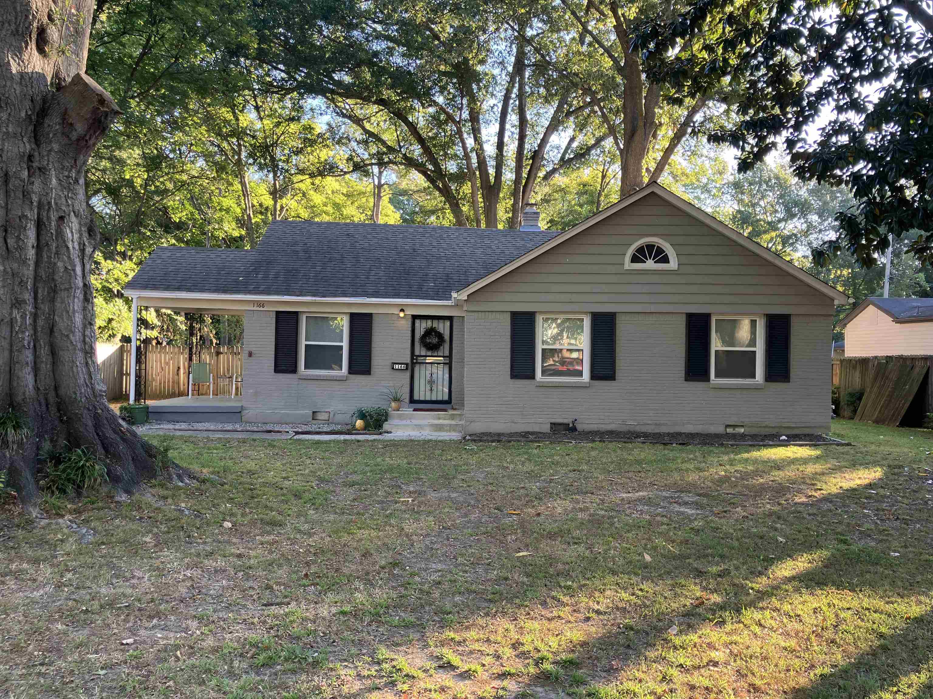 1166 Vaughn Rd Property Photo 1
