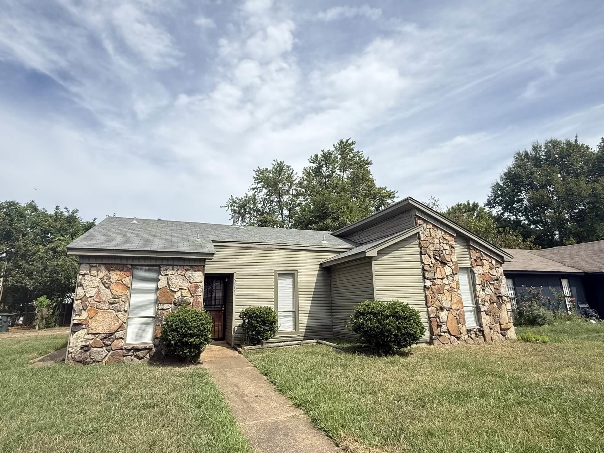 5588 Maple Tree Dr Property Photo 1