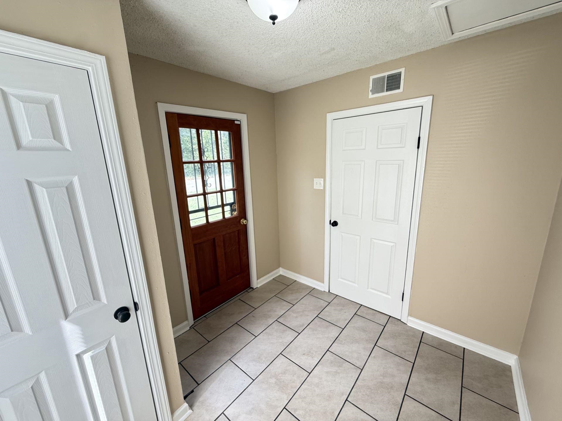 5588 Maple Tree Dr Property Photo 3