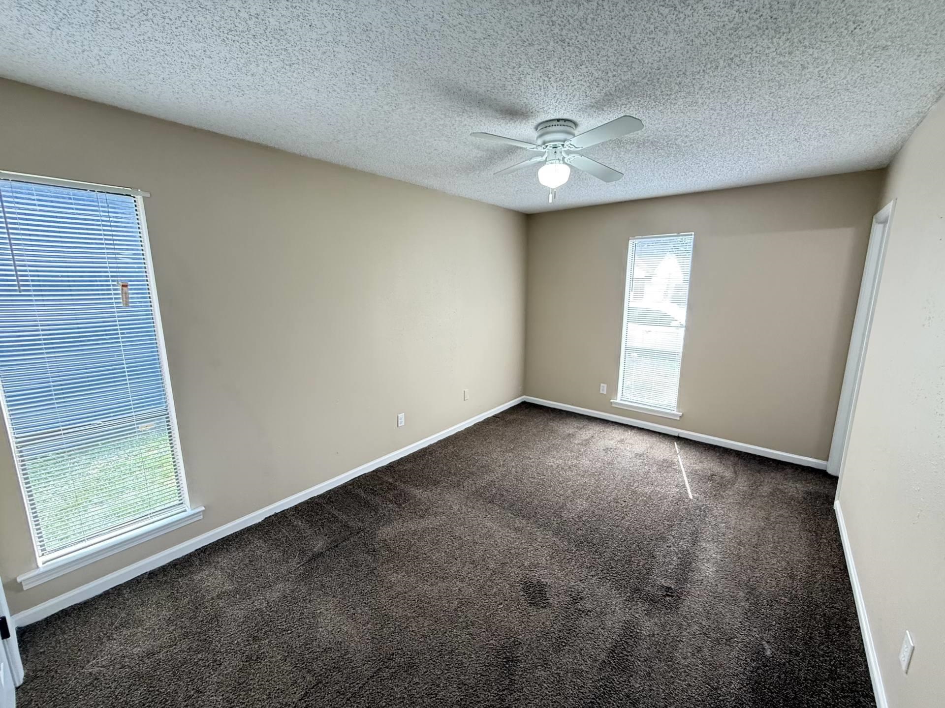 5588 Maple Tree Dr Property Photo 6