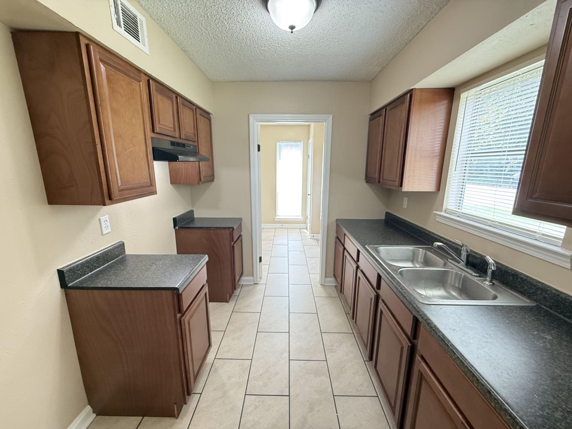 5588 Maple Tree Dr Property Photo 13