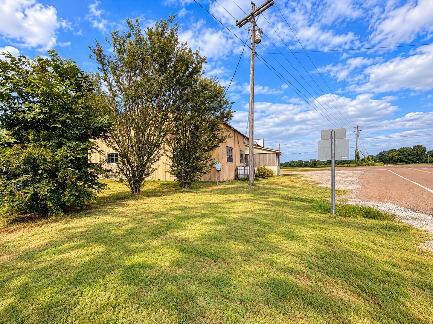 9595 78 Hwy Property Photo 8