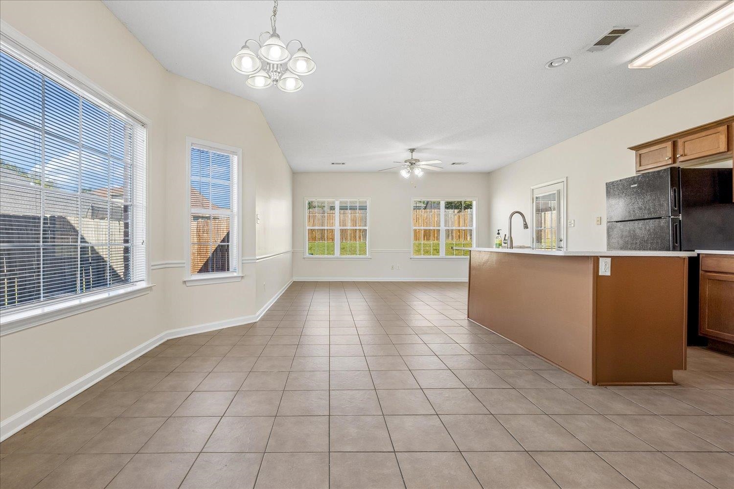 10204 Sutton Ridge Ln Property Photo 2