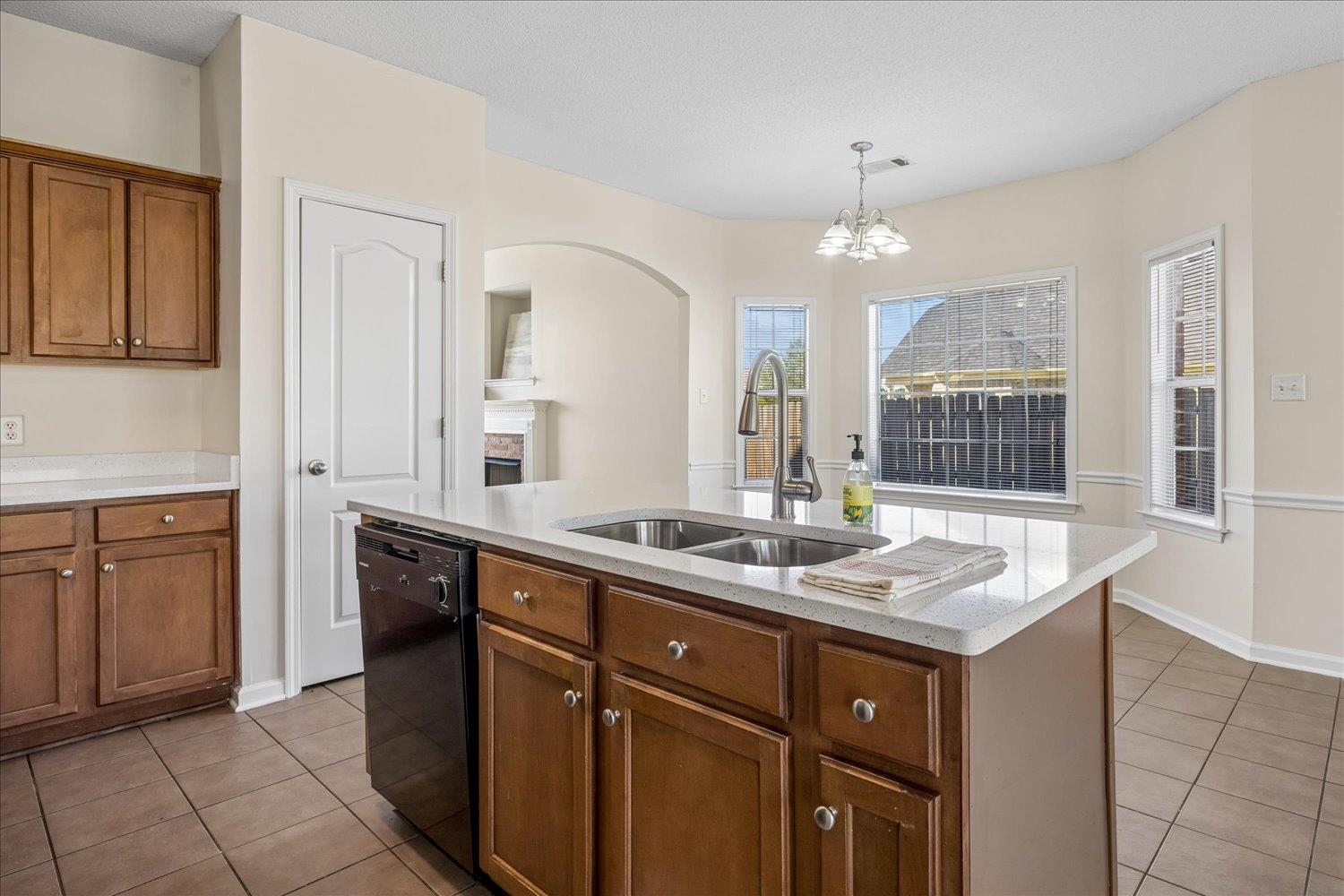 10204 Sutton Ridge Ln Property Photo 5