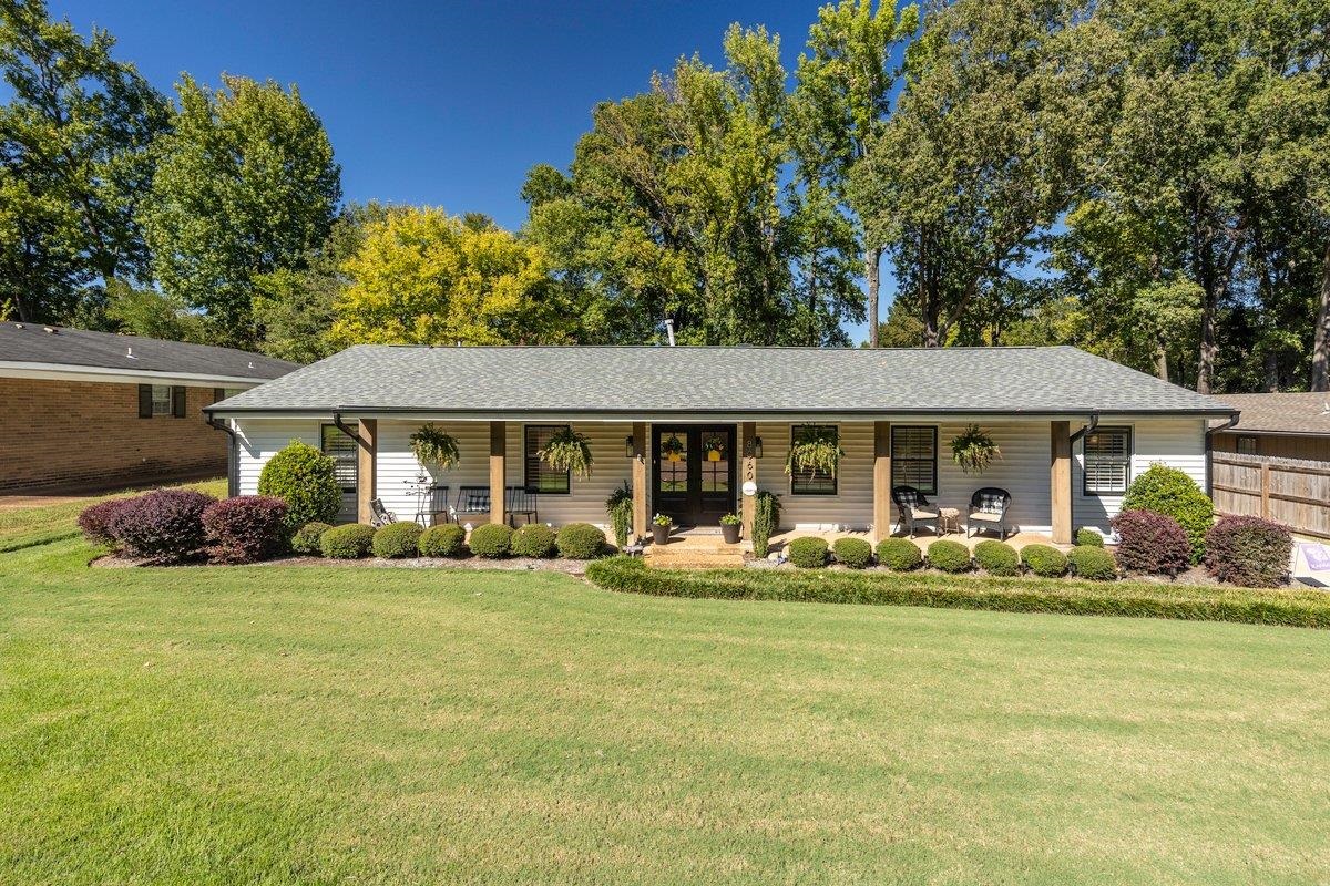 8060 NESHOBA DR Property Photo 1