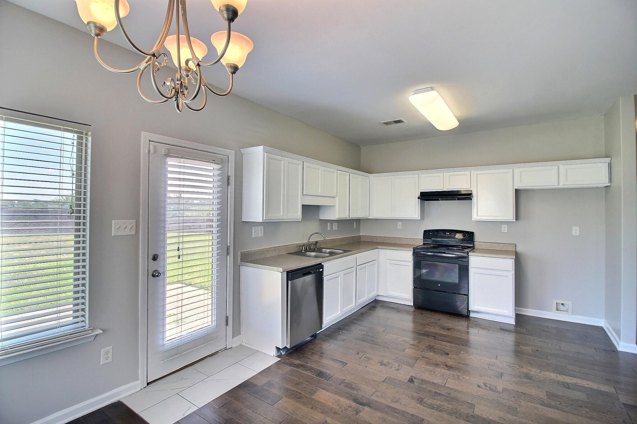 4264 Blake Cir Property Photo 6