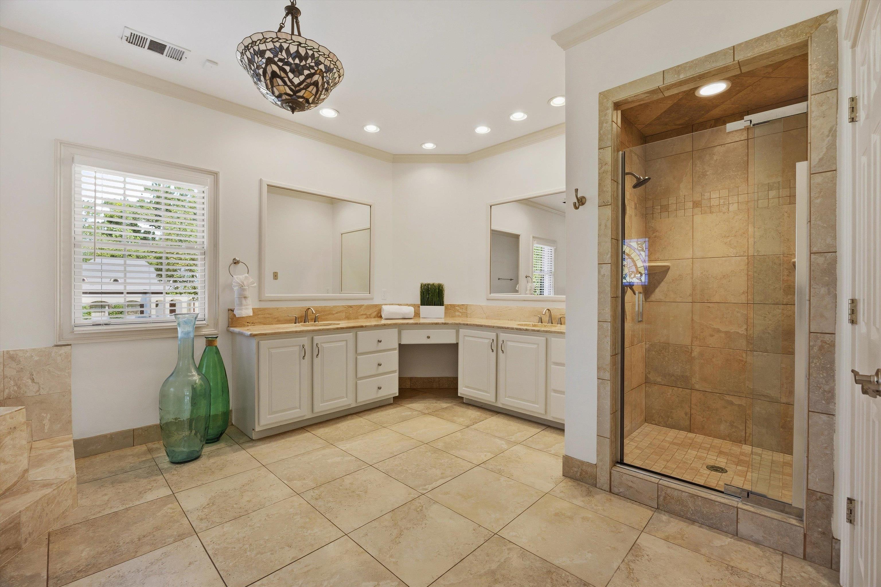 5349 N Clover Dr Property Photo 20