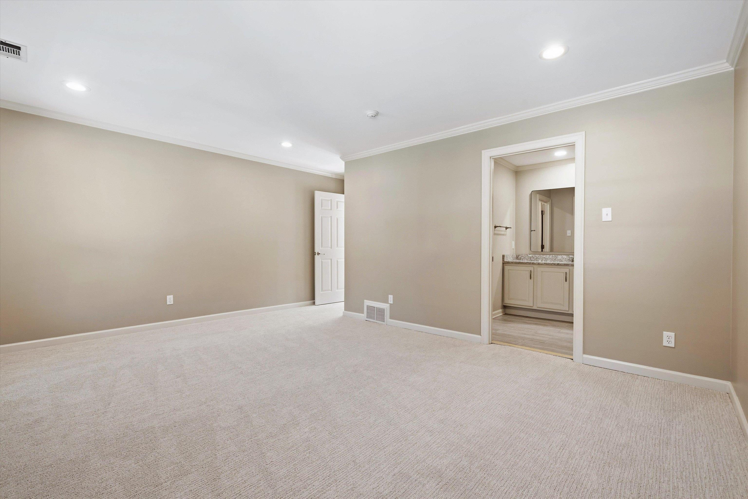 5349 N Clover Dr Property Photo 34