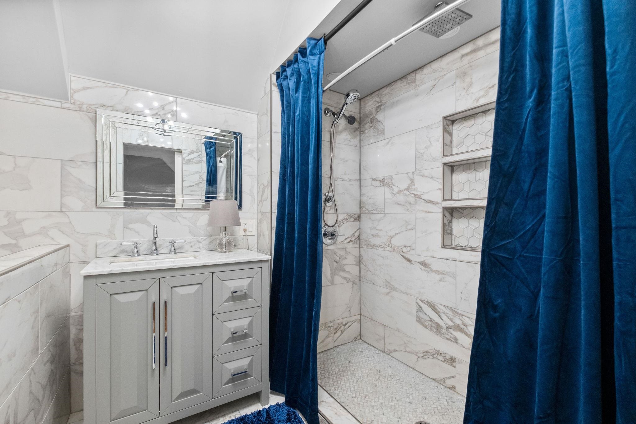 4672 Jacob Ln Property Photo 18