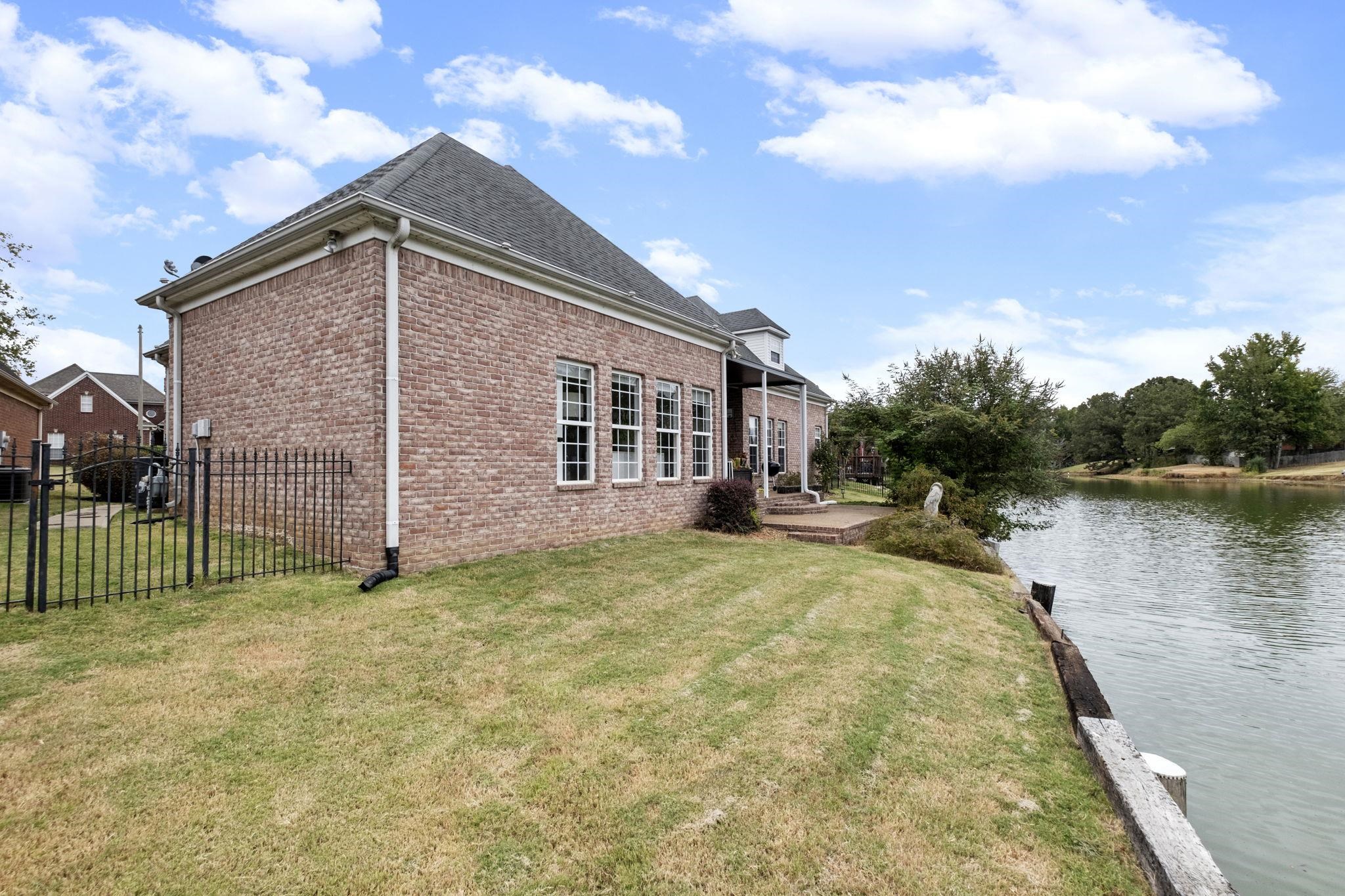 4672 Jacob Ln Property Photo 28