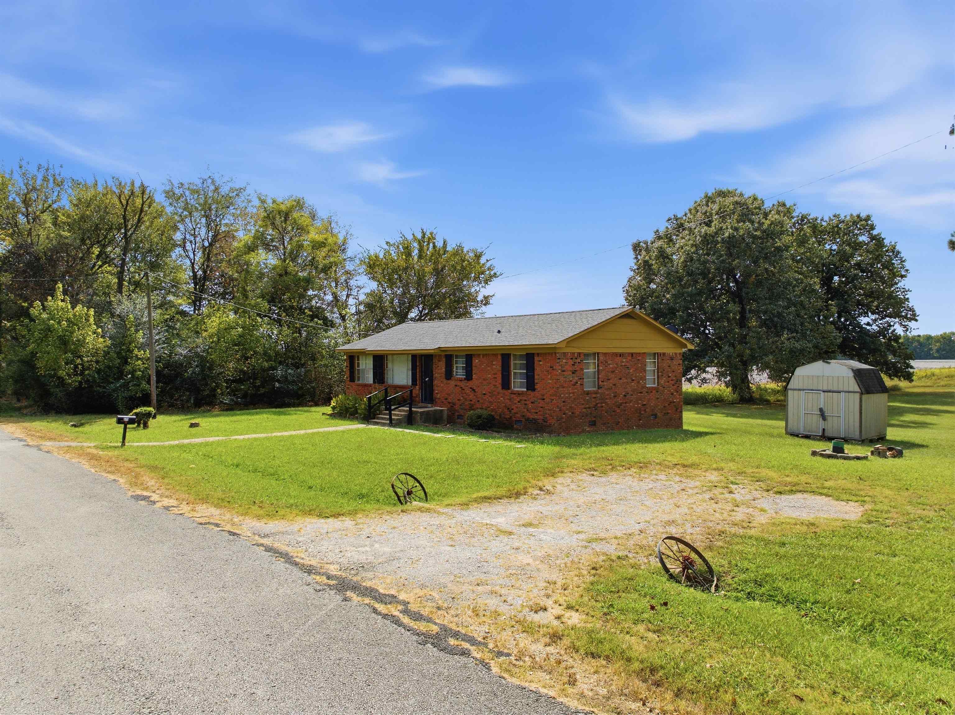 575 Bernard Rd Property Photo 6